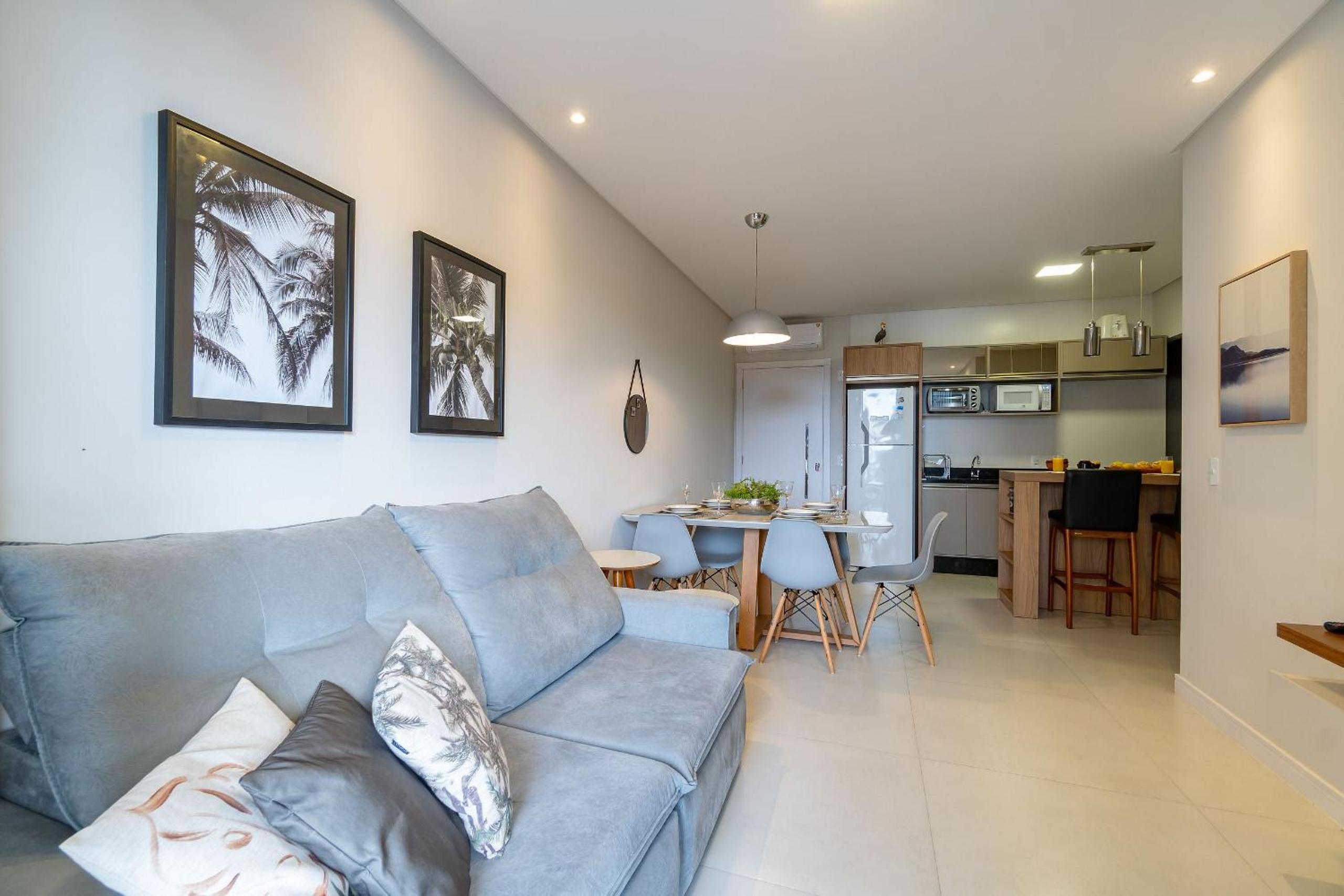 Elegante Apartamento no Centro de Bombinhas, 200m da Praia