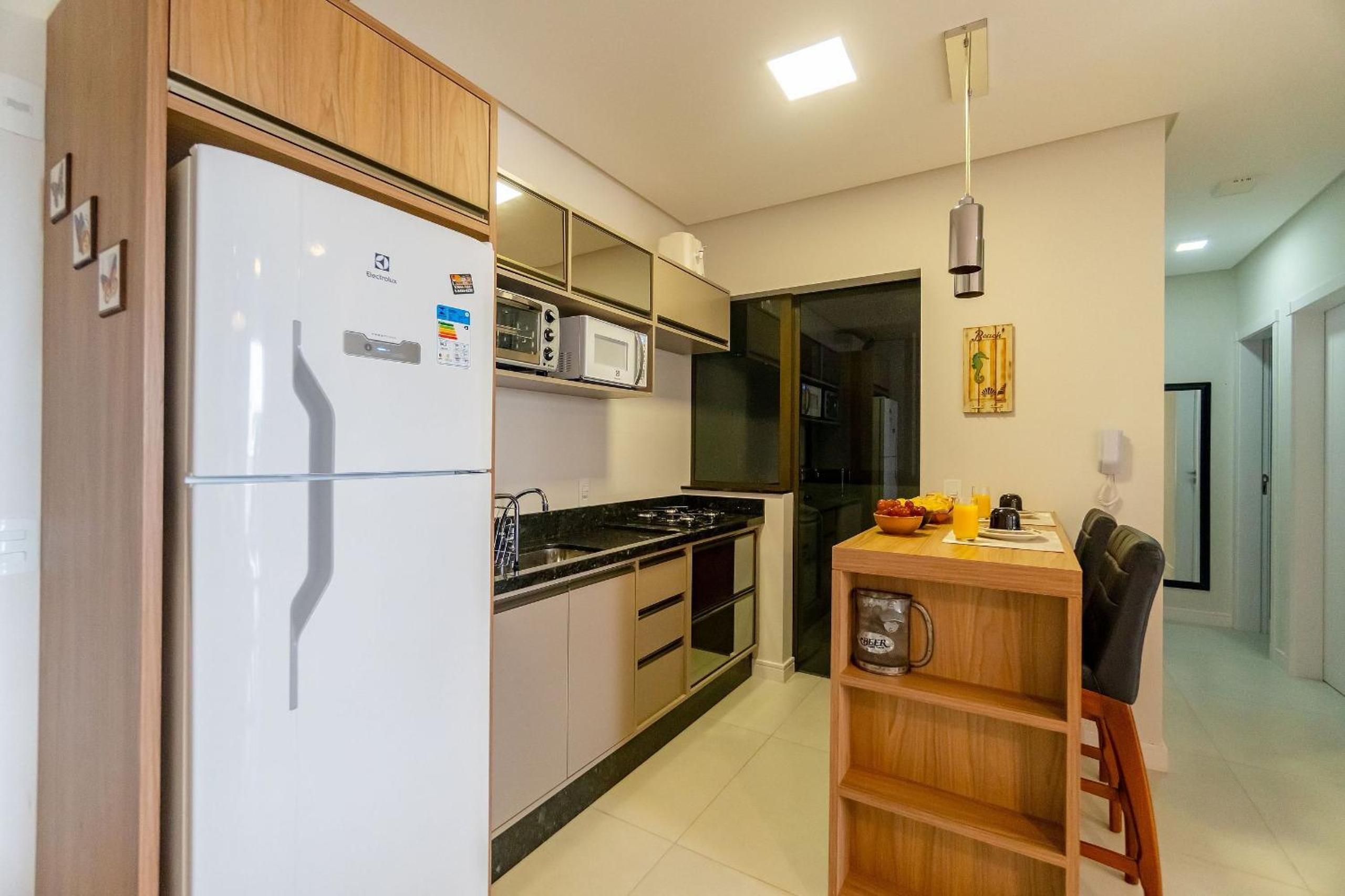 Elegante Apartamento no Centro de Bombinhas, 200m da Praia