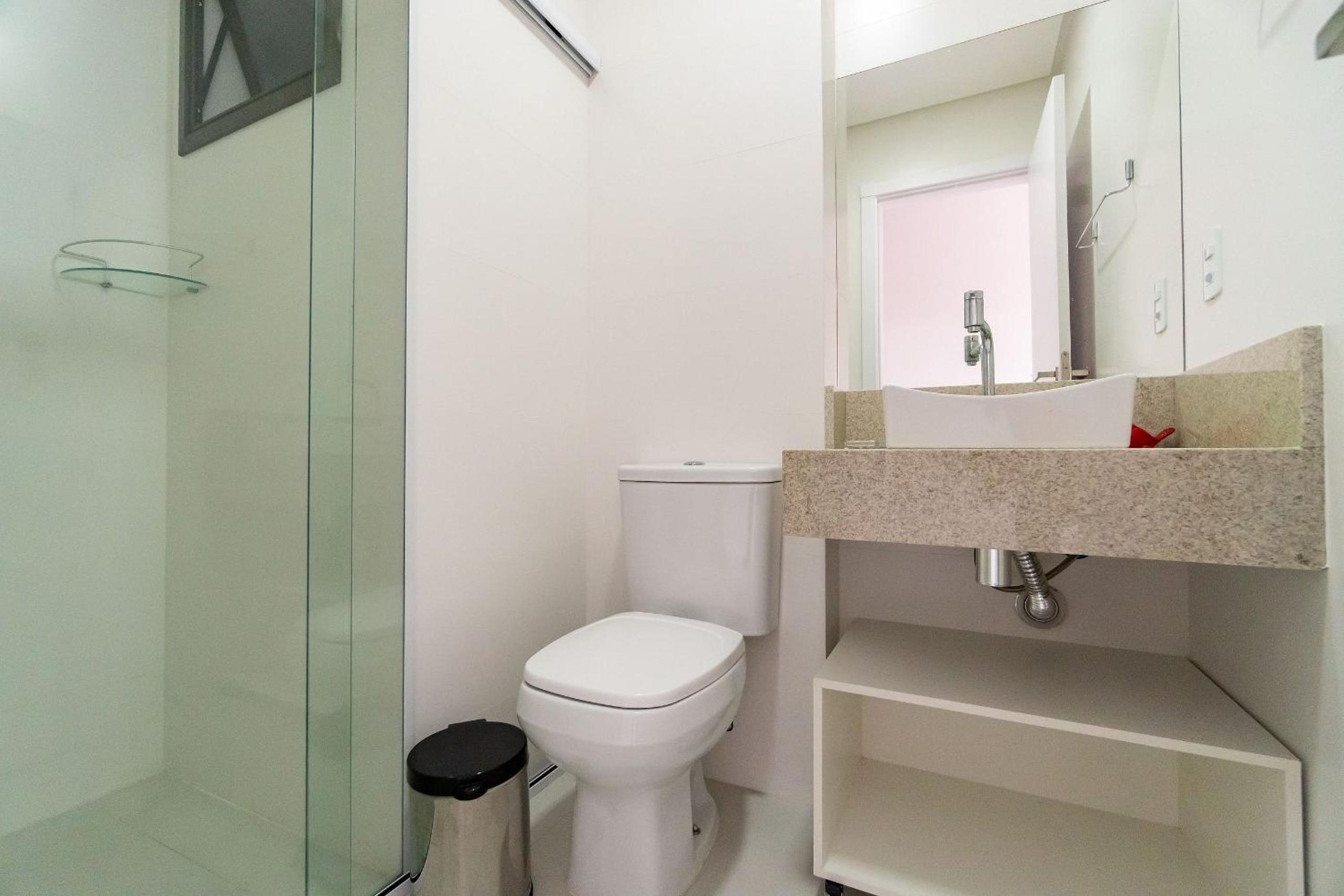 Elegante Apartamento no Centro de Bombinhas, 200m da Praia