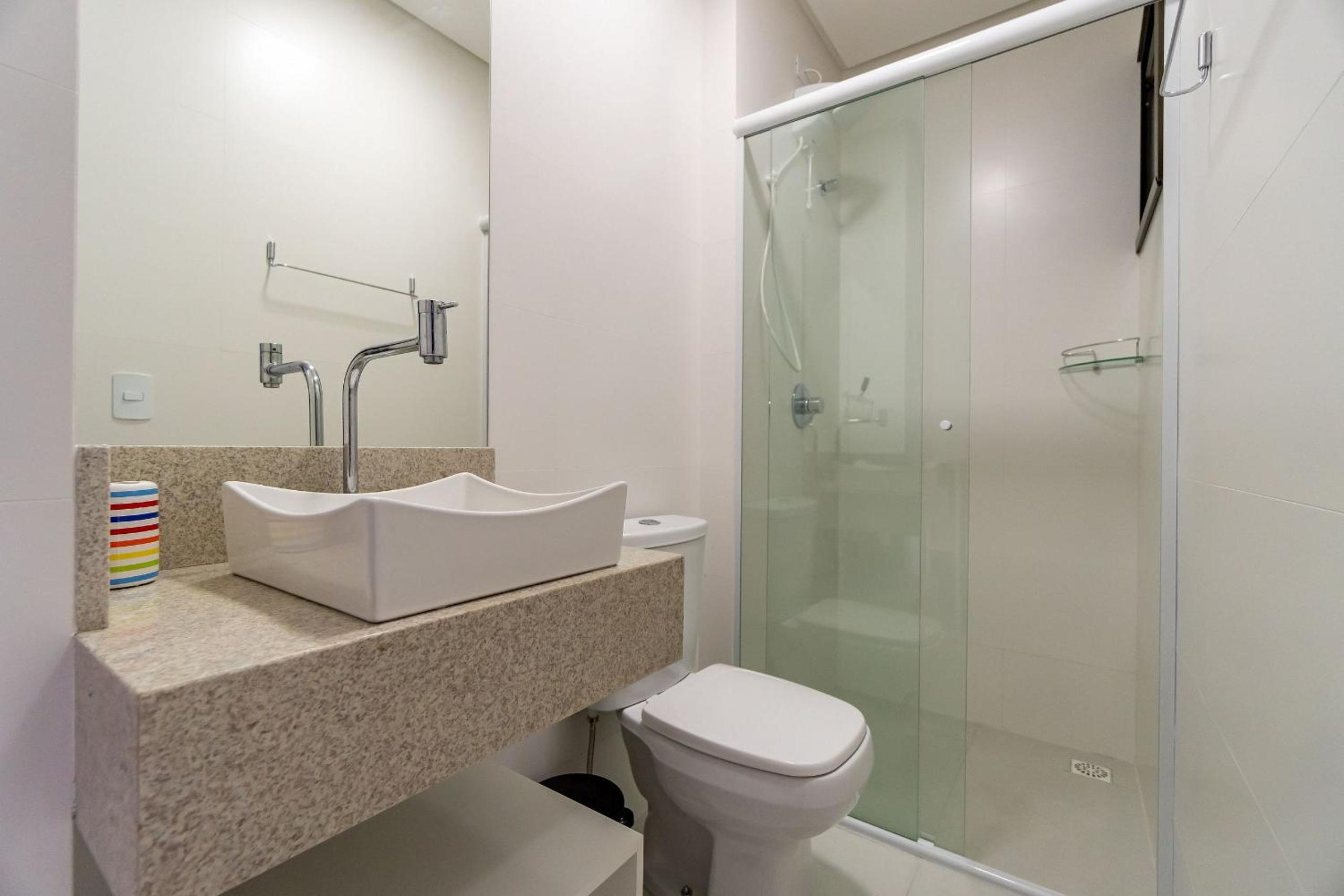 Elegante Apartamento no Centro de Bombinhas, 200m da Praia