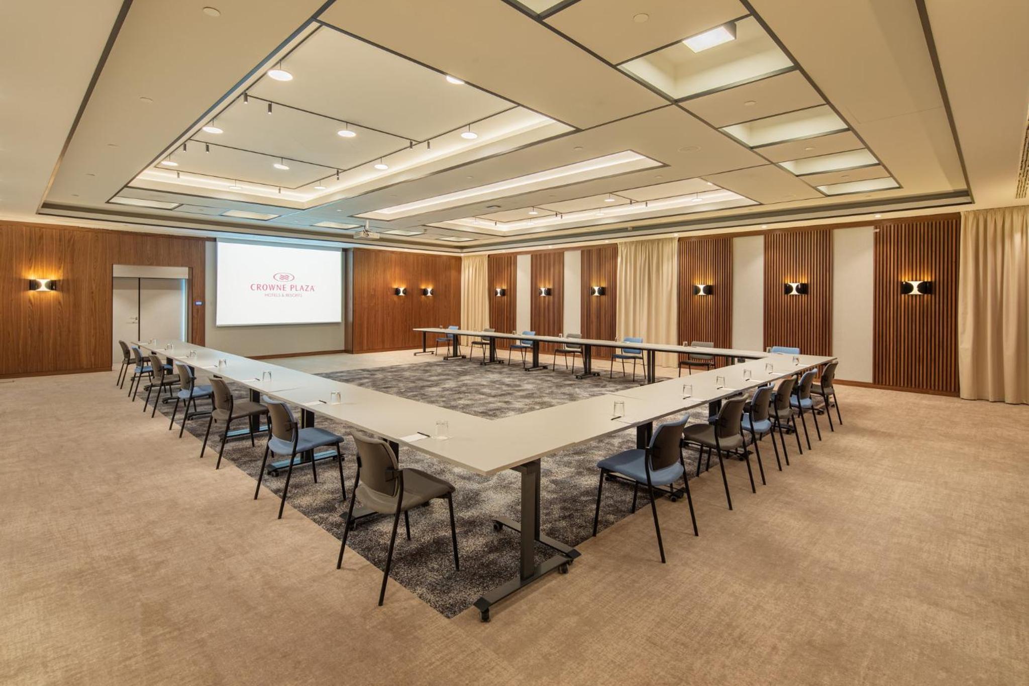 Crowne Plaza Budapest by IHG 25