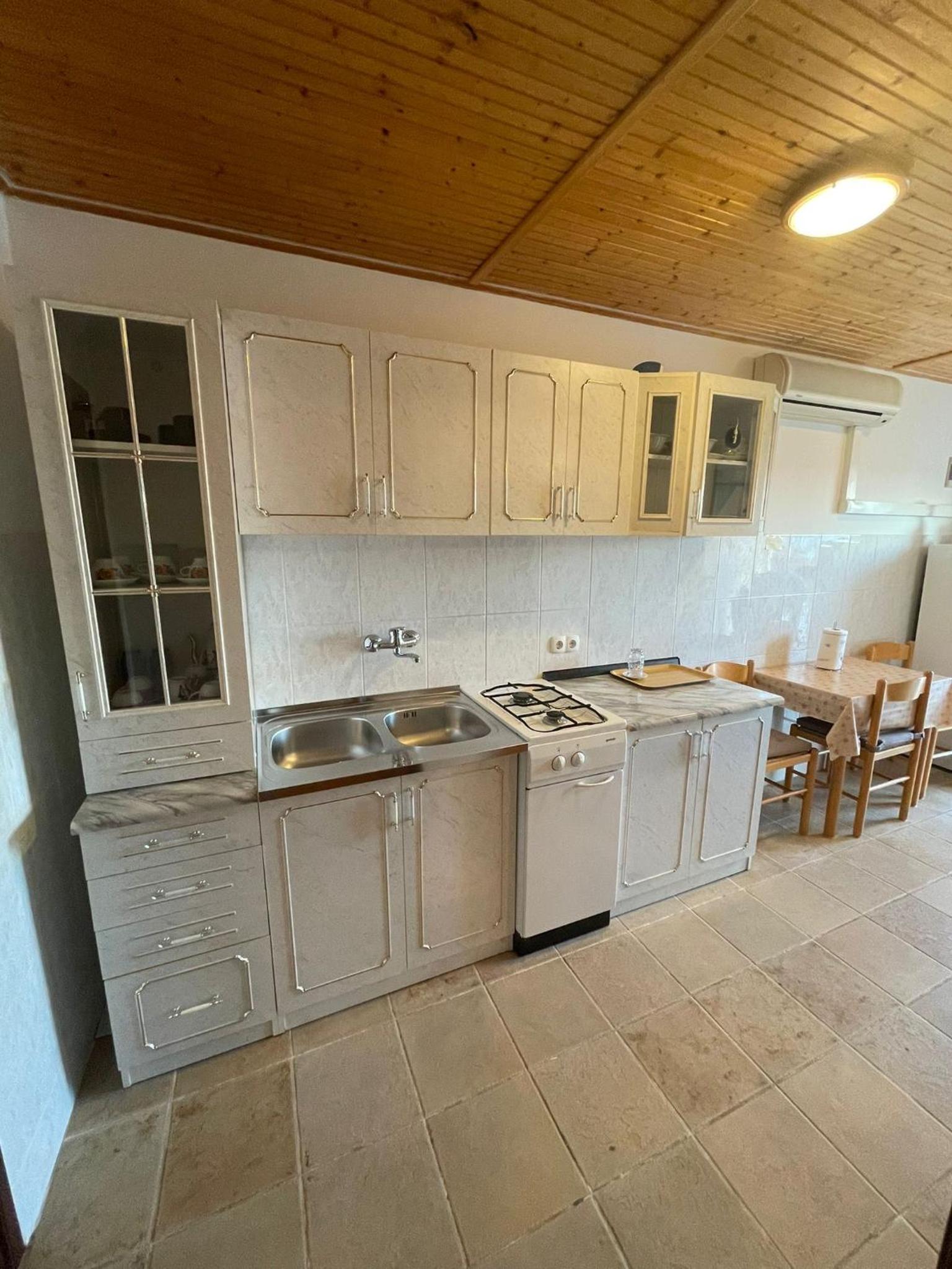 Bračić apartmani view 5