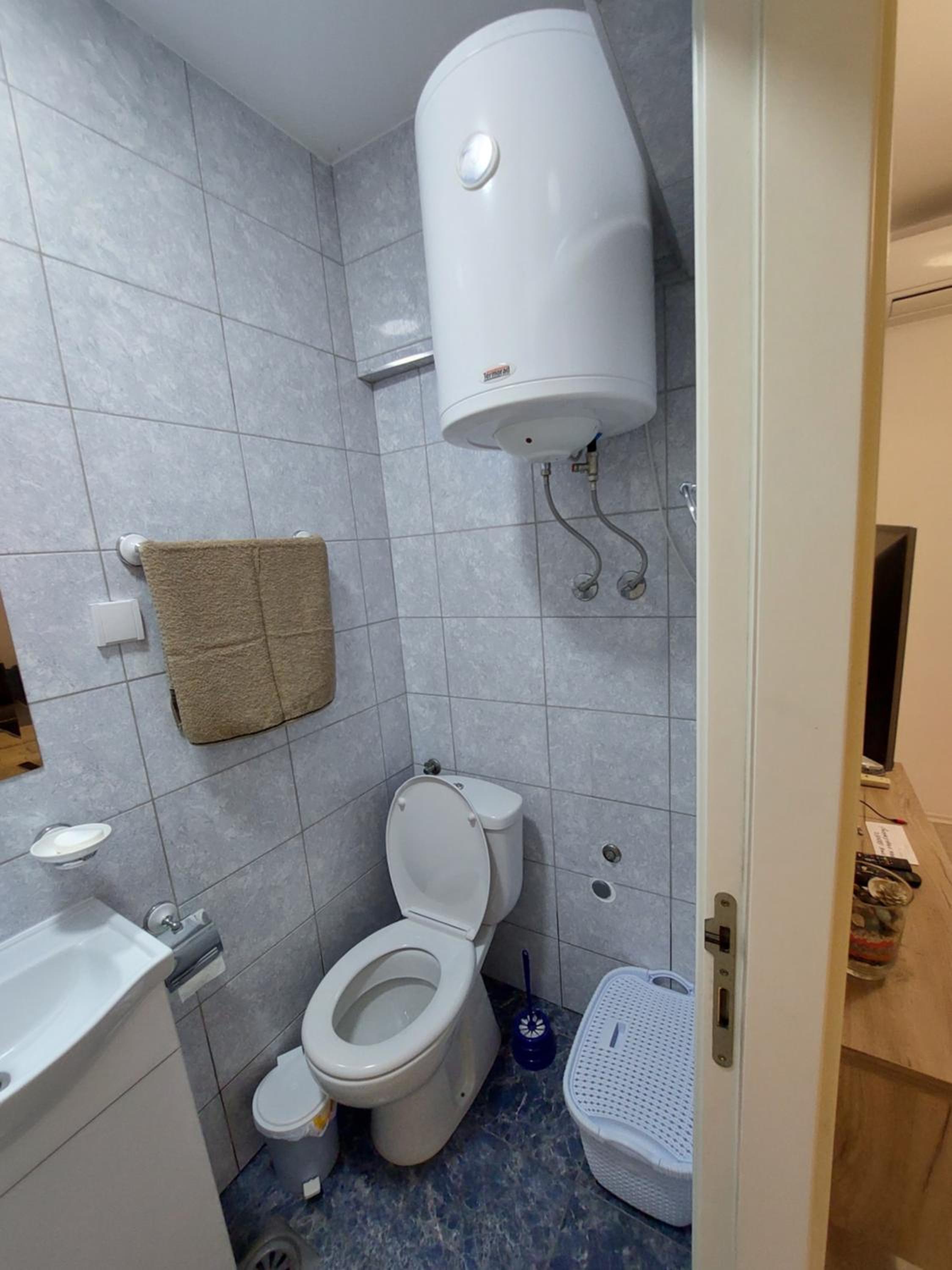 Photo 8