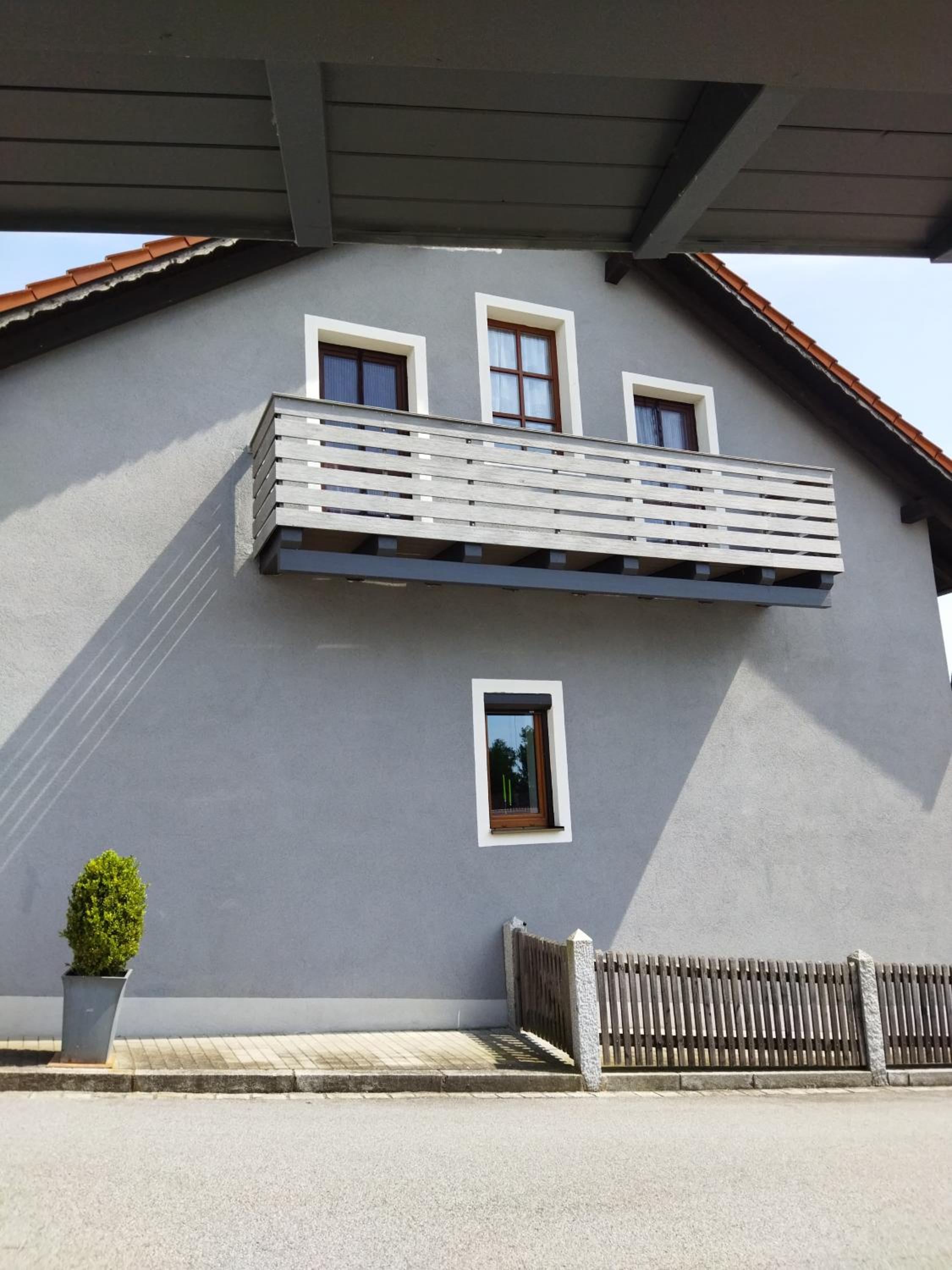 Aussergewöhnliche Atelierferienwohnung mit Balkon an der Donau