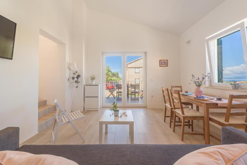 SEA VIEW-STONE HOUSE APARTMENT