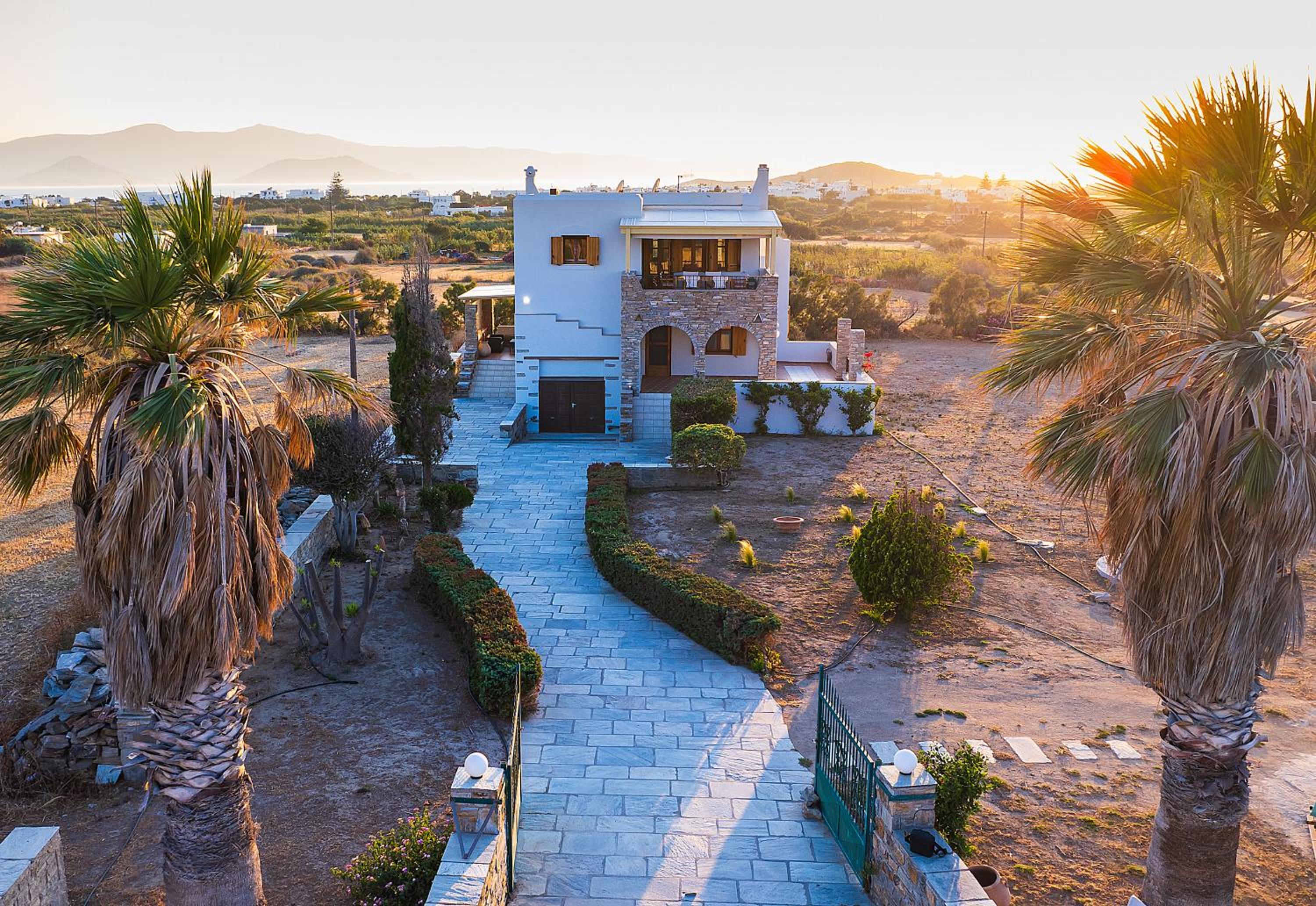Villa Billia Cheerful 4 bedroom home with ocean view view 2