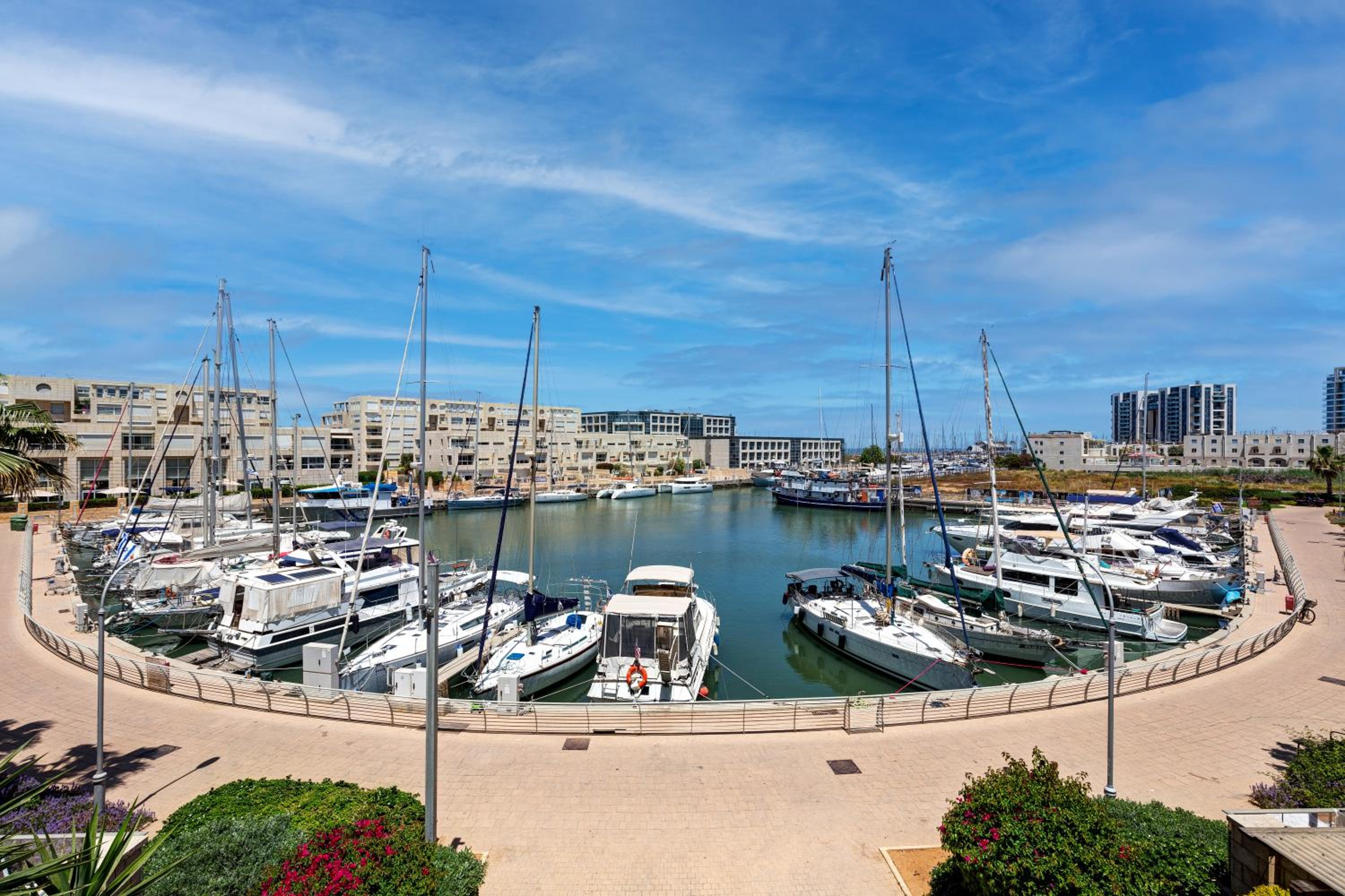 Lagoon Amazing Water Front 3 Bedrooms view 2