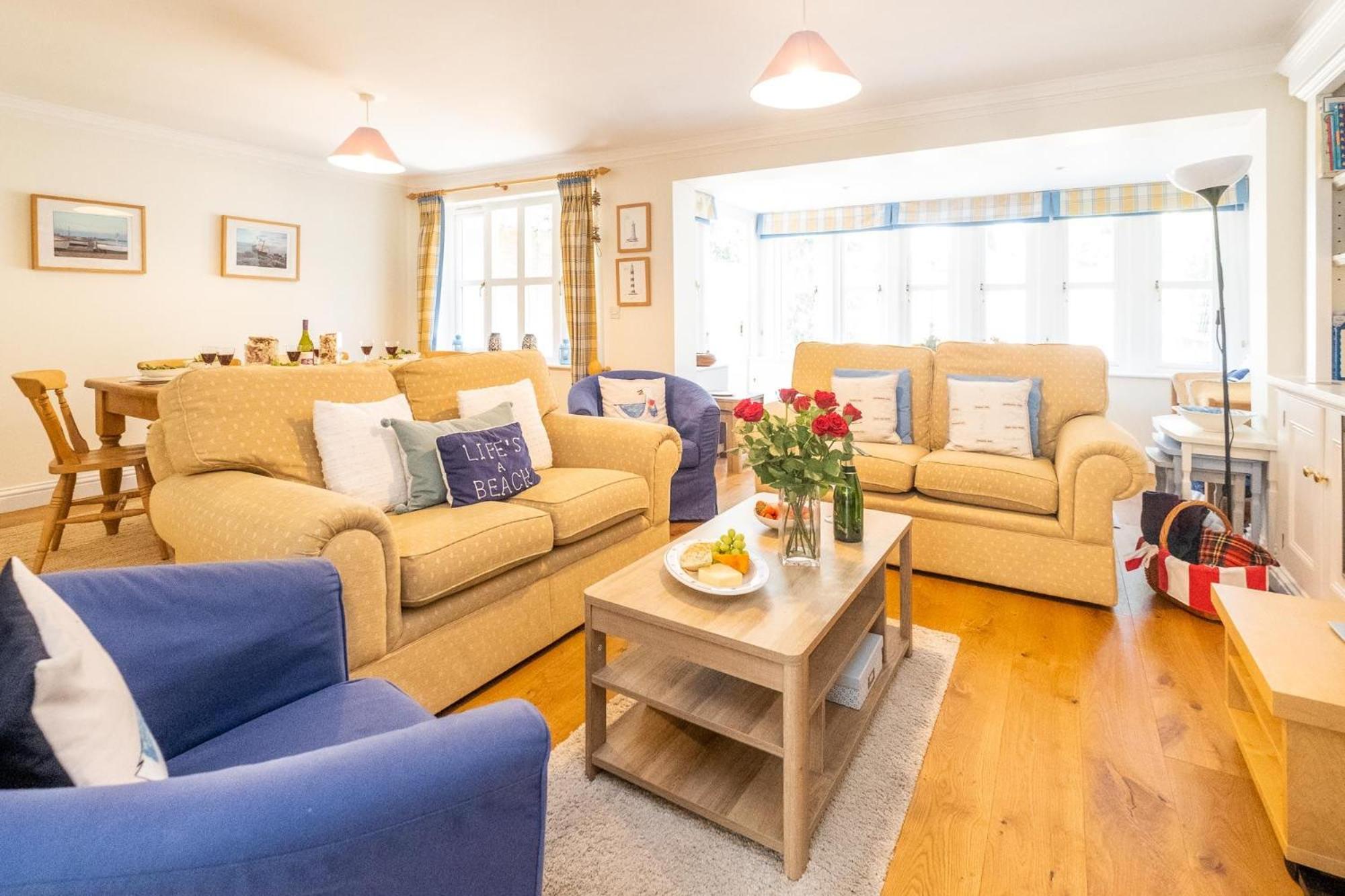 12 Prevetts Way - Aldeburgh Coastal Cottages view 4