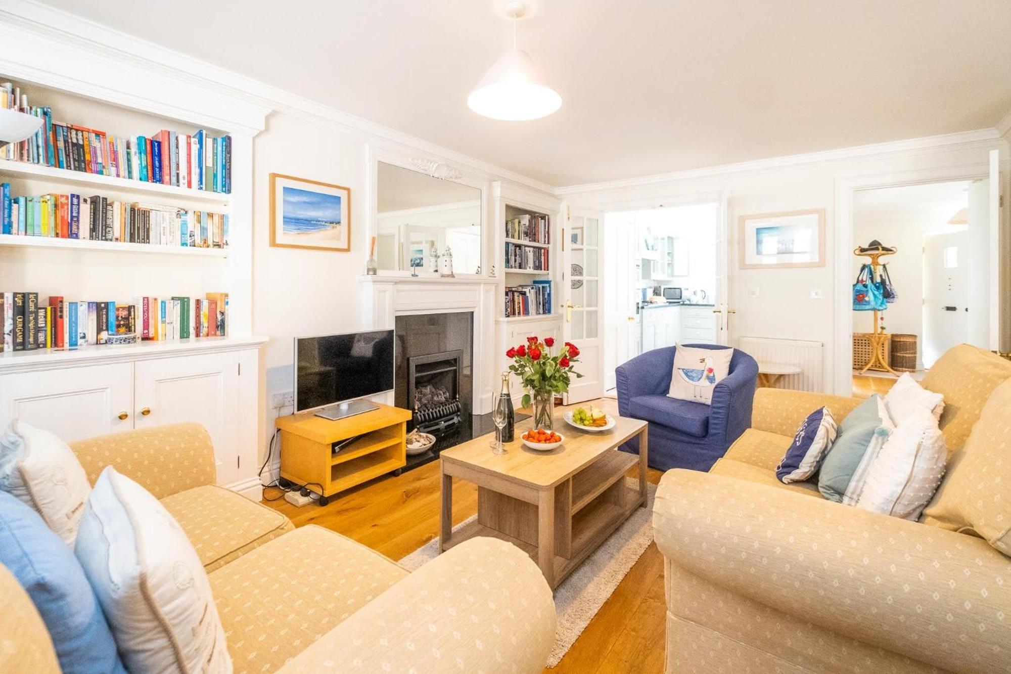 12 Prevetts Way - Aldeburgh Coastal Cottages view 5