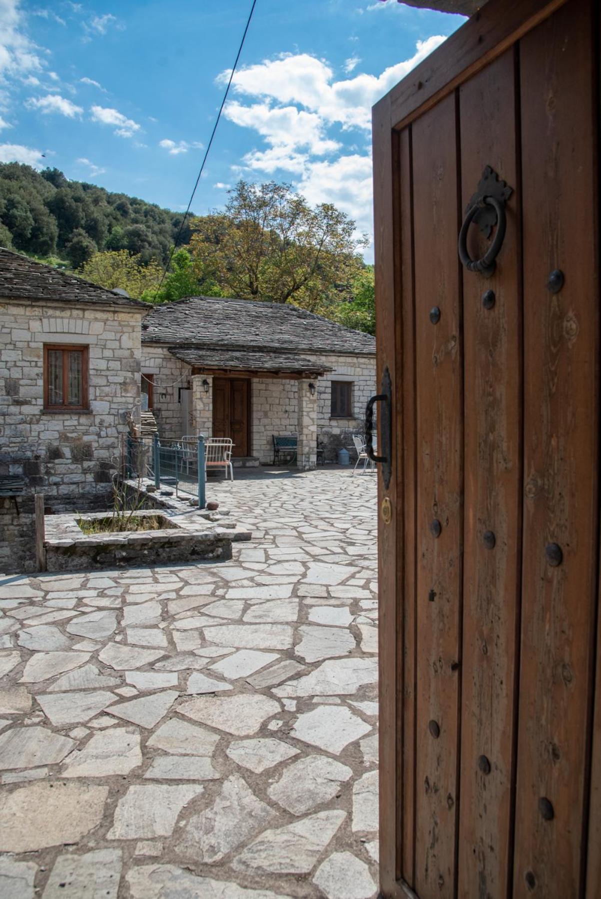 Cozy traditional house in Kato Pedina- To Petrino view 4