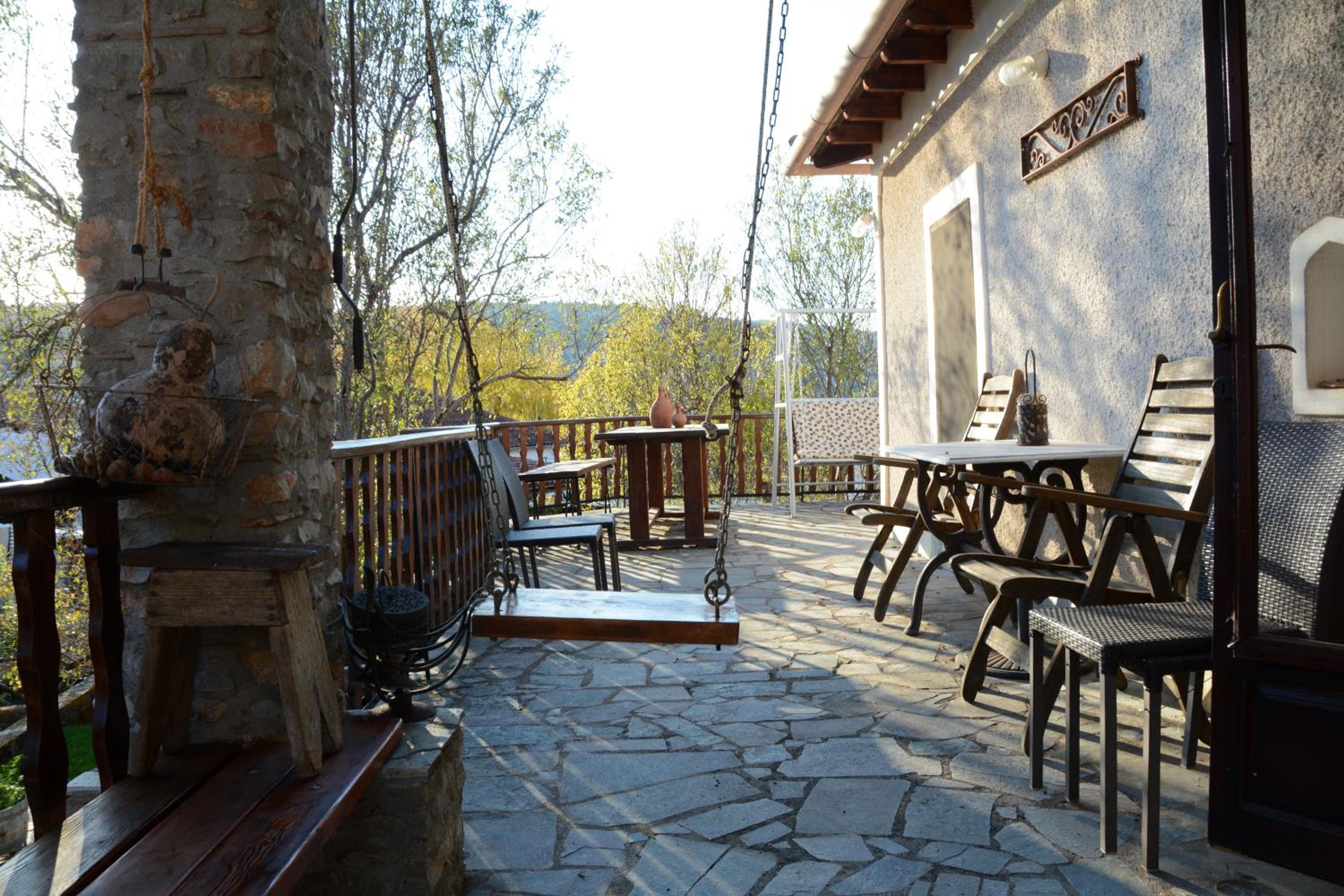 Giorgos' & Noula's Cottage in Desfina village- near Delphi