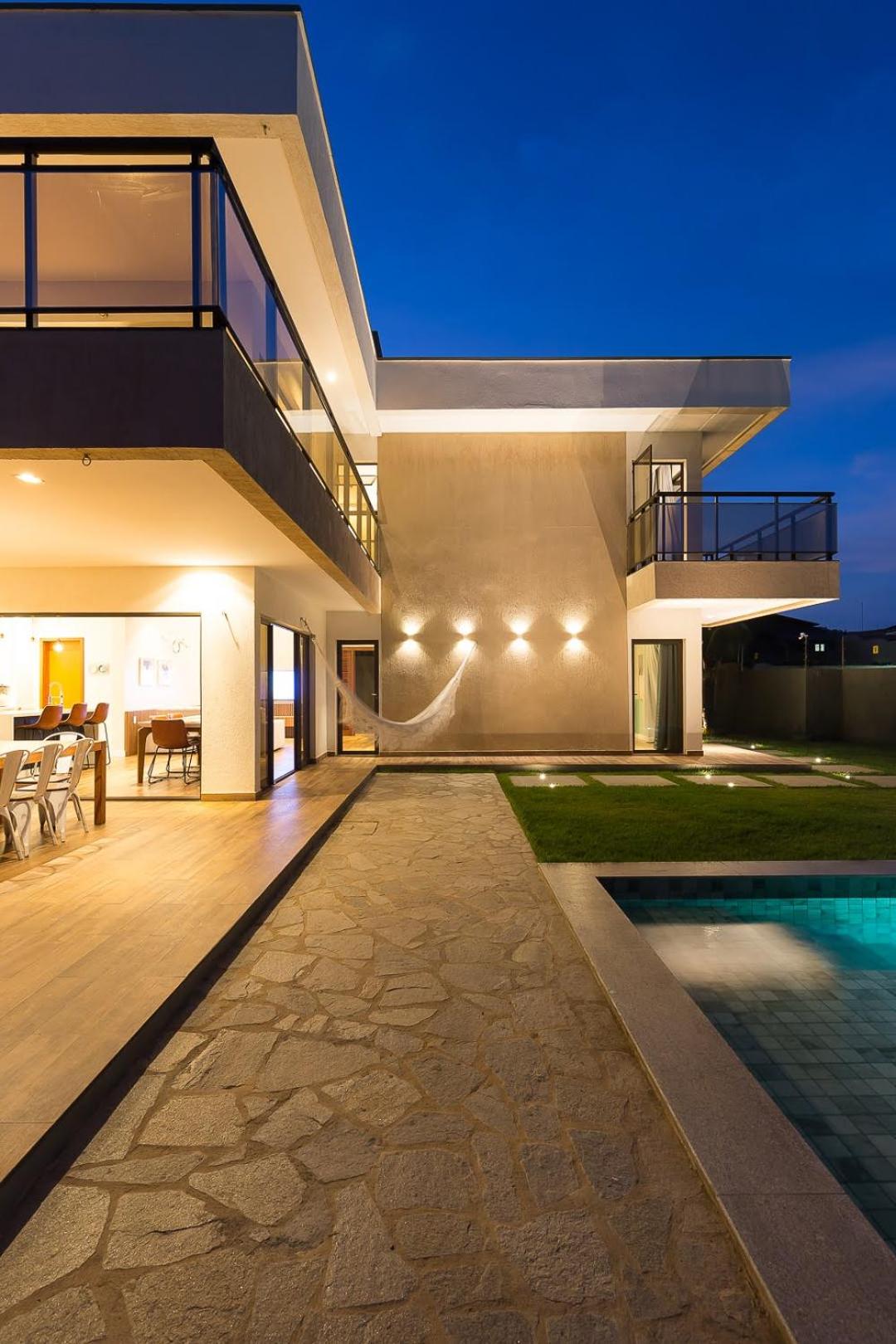 LUXURIOUS NEW HOUSE, UNFORGETABLE EXPERIENCE.