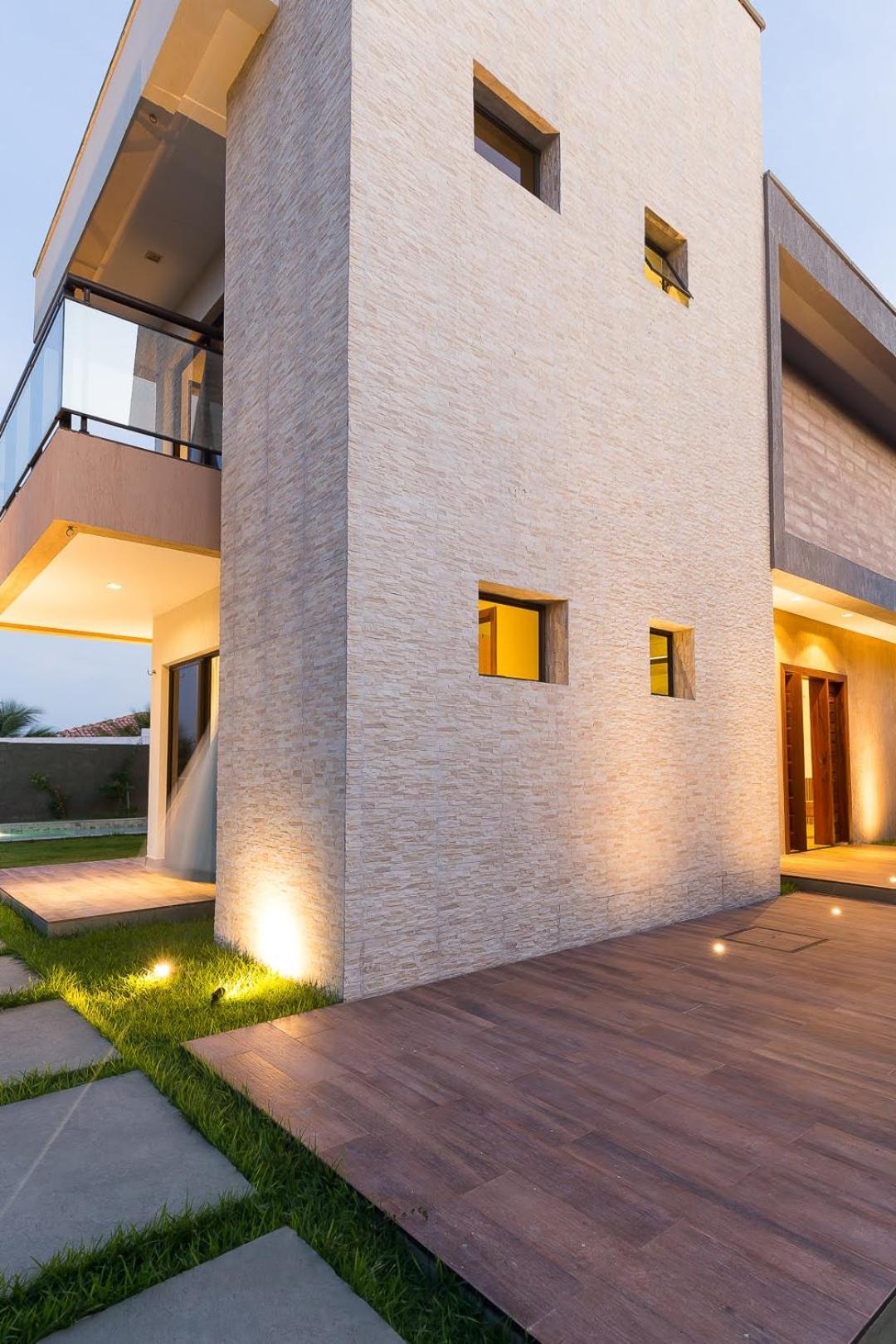 LUXURIOUS NEW HOUSE, UNFORGETABLE EXPERIENCE.