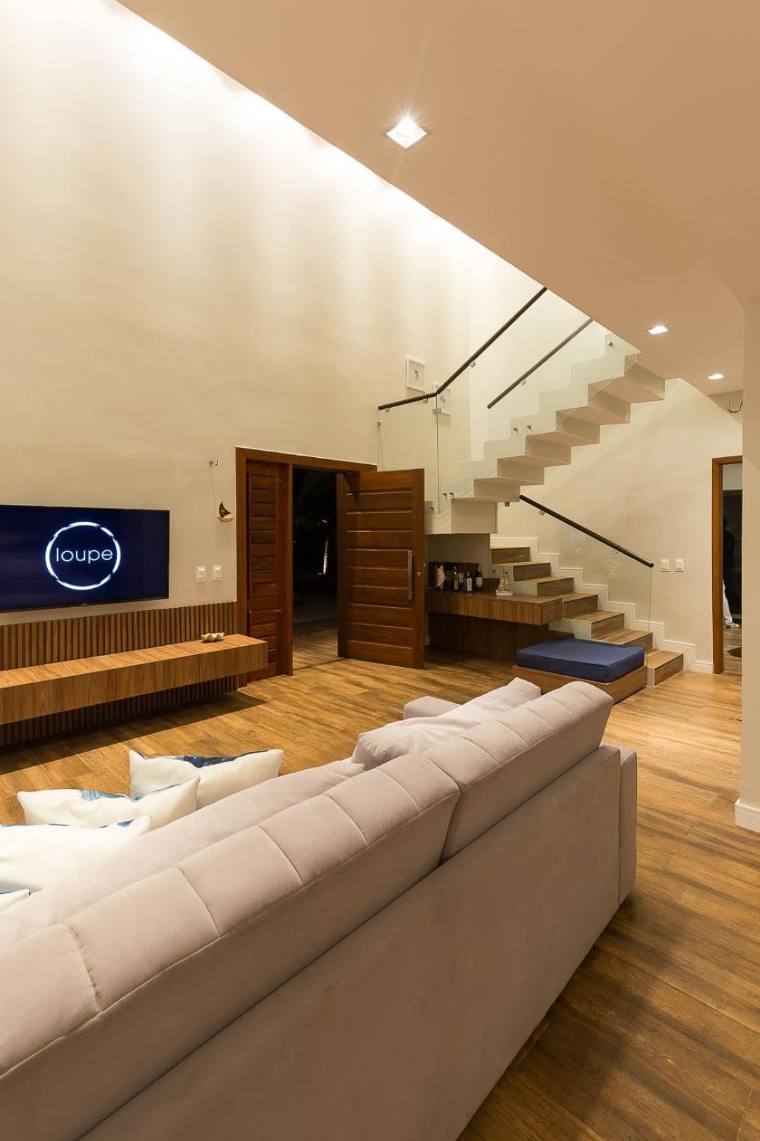 LUXURIOUS NEW HOUSE, UNFORGETABLE EXPERIENCE.