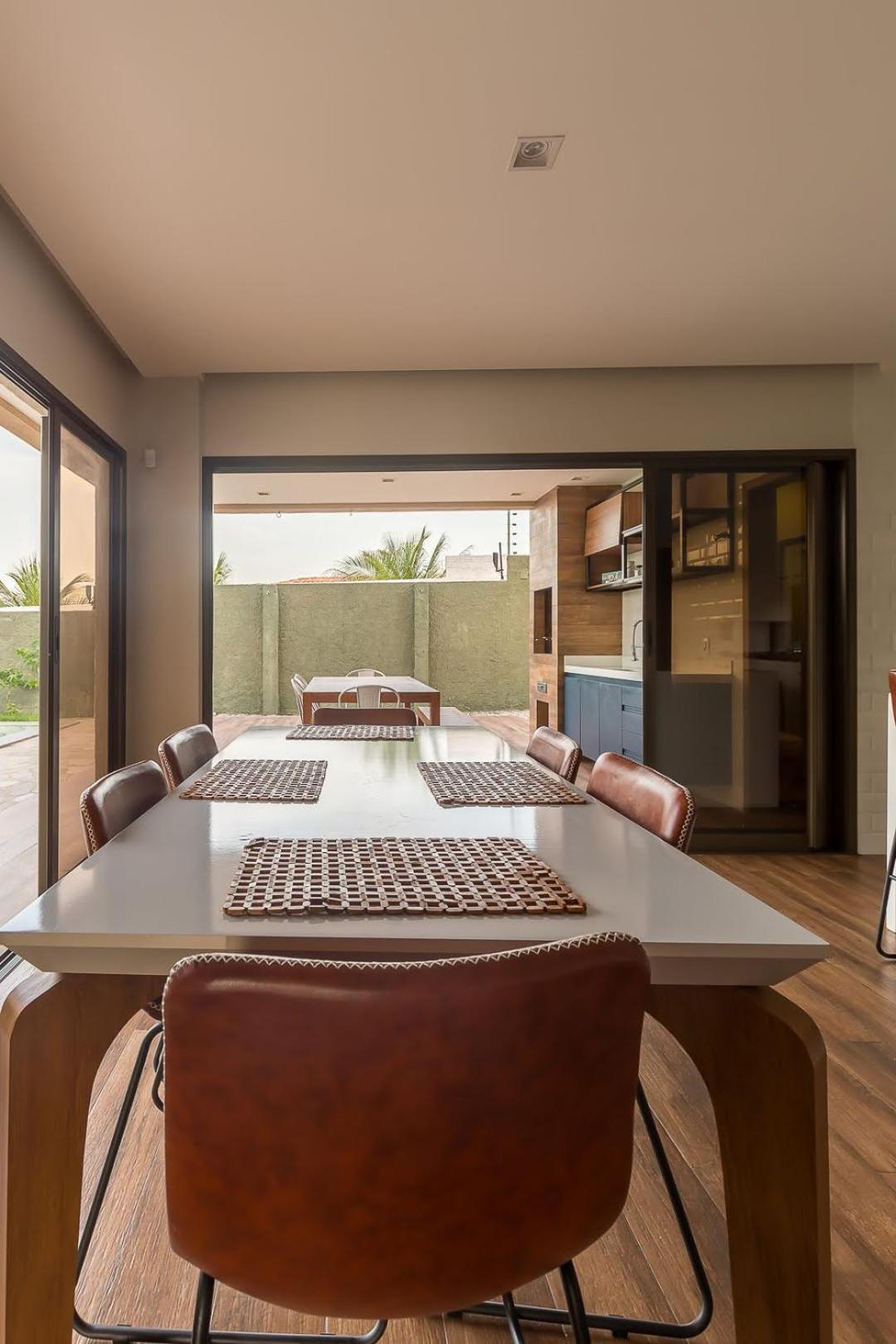 LUXURIOUS NEW HOUSE, UNFORGETABLE EXPERIENCE.