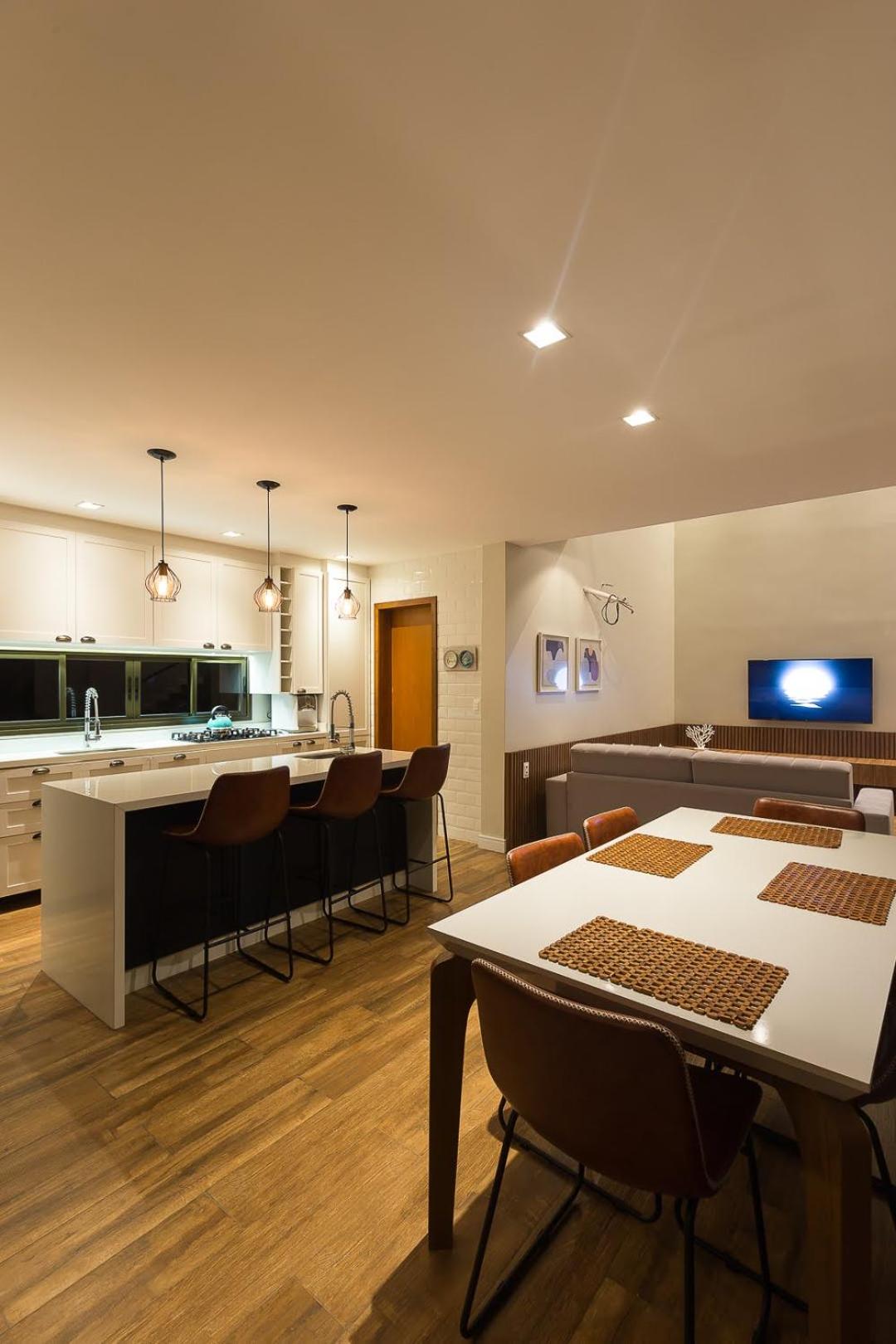 LUXURIOUS NEW HOUSE, UNFORGETABLE EXPERIENCE.