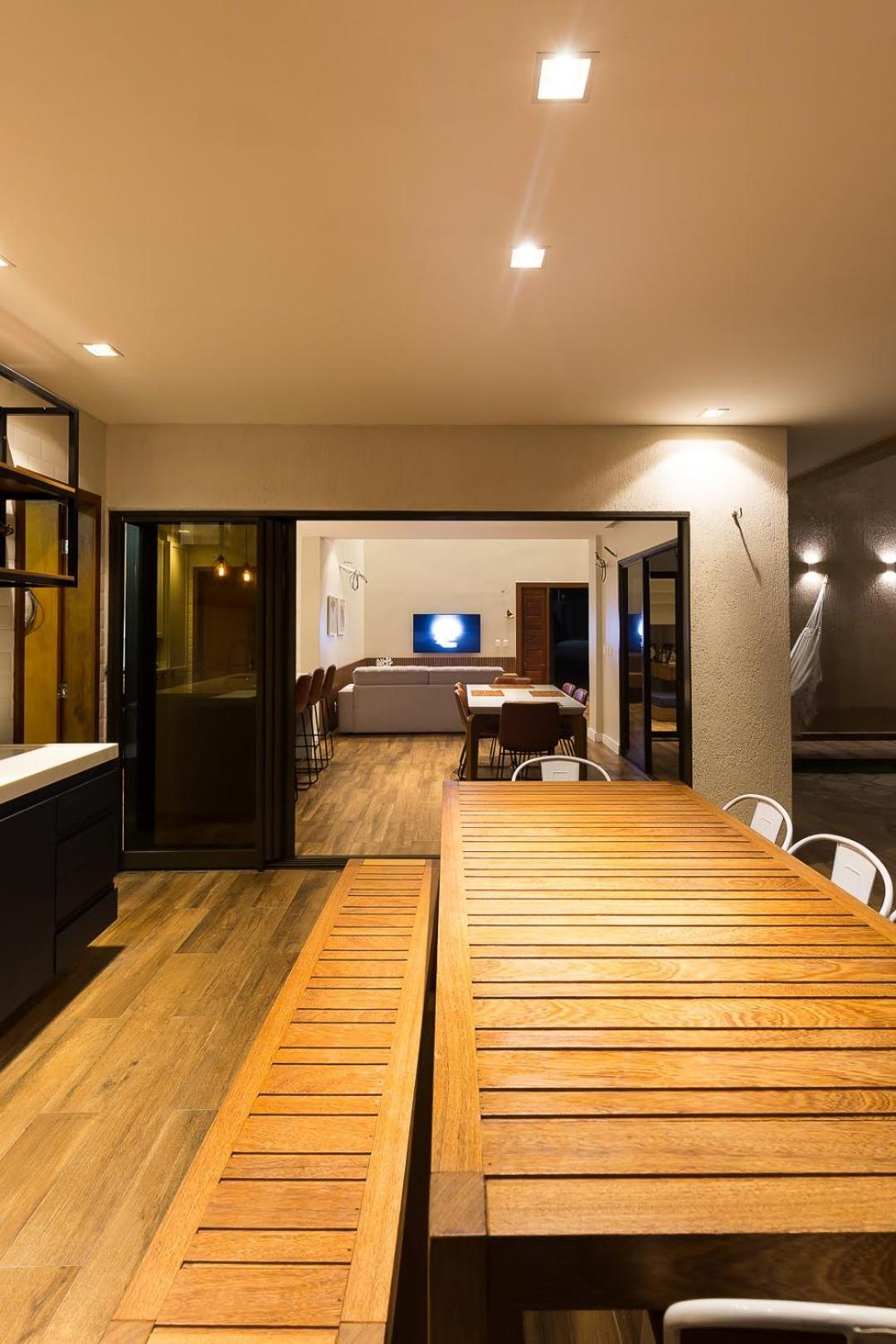 LUXURIOUS NEW HOUSE, UNFORGETABLE EXPERIENCE.