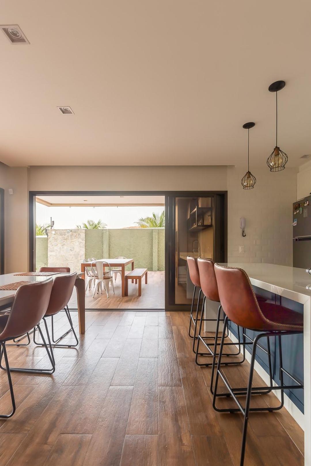 LUXURIOUS NEW HOUSE, UNFORGETABLE EXPERIENCE.