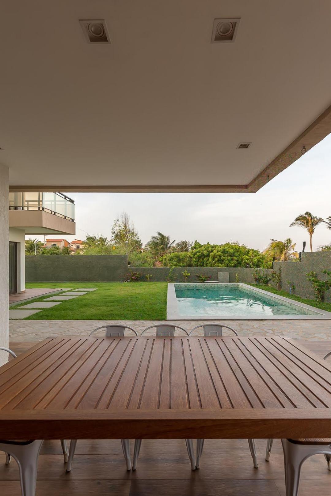 LUXURIOUS NEW HOUSE, UNFORGETABLE EXPERIENCE.