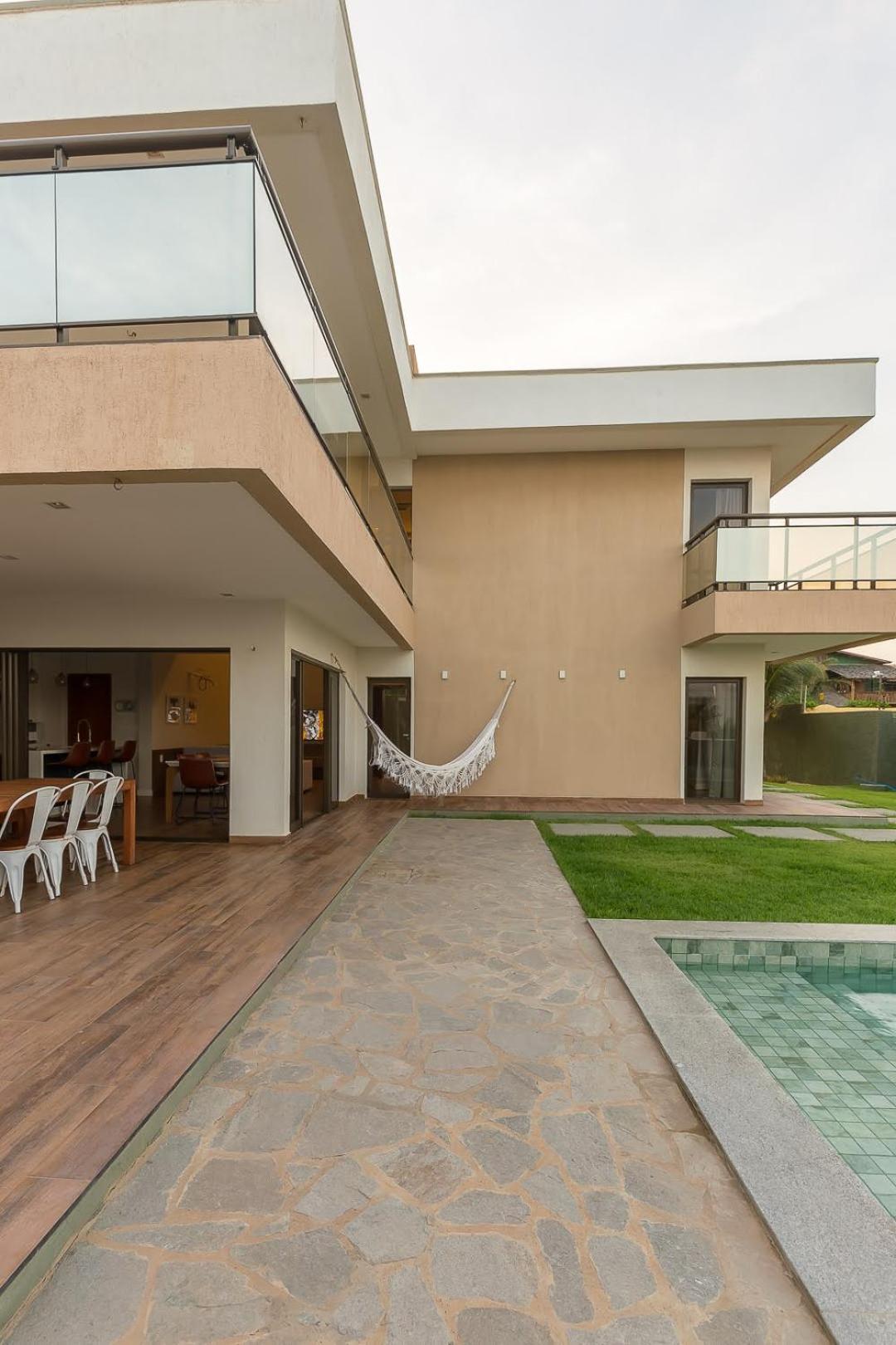 LUXURIOUS NEW HOUSE, UNFORGETABLE EXPERIENCE.