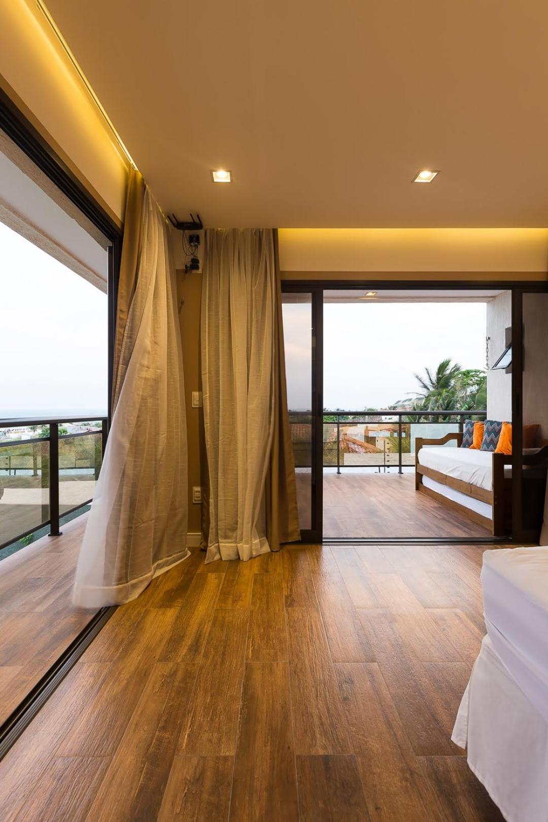 LUXURIOUS NEW HOUSE, UNFORGETABLE EXPERIENCE.