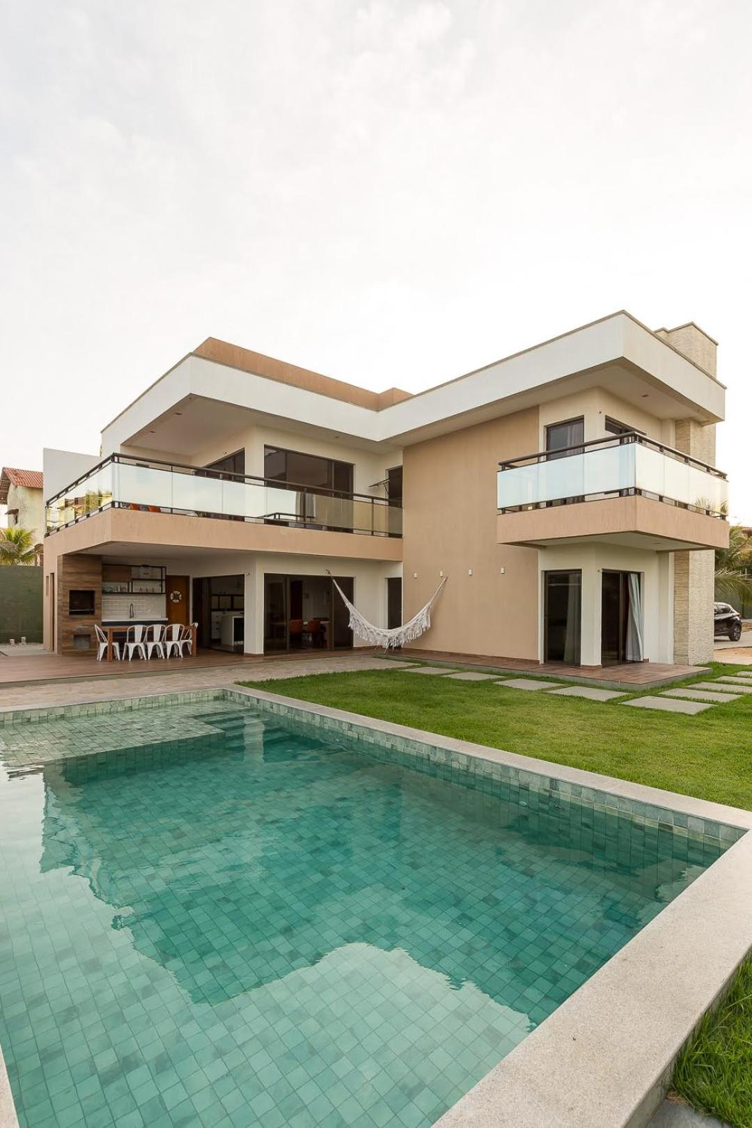LUXURIOUS NEW HOUSE, UNFORGETABLE EXPERIENCE.