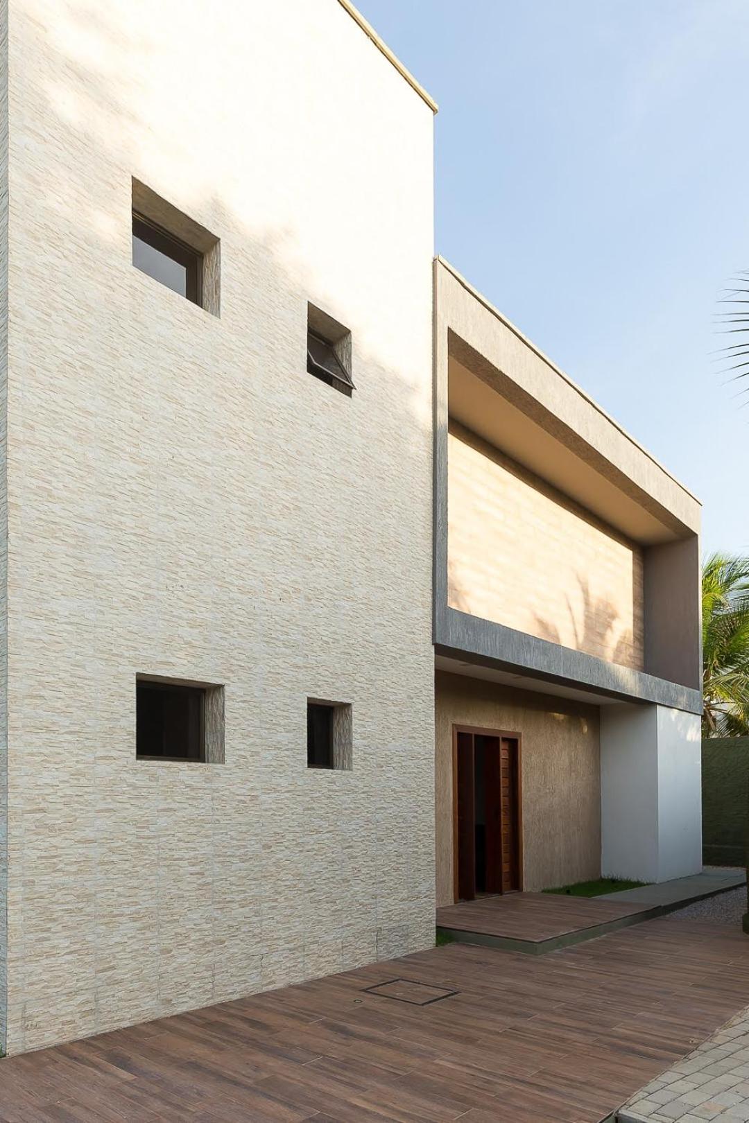 LUXURIOUS NEW HOUSE, UNFORGETABLE EXPERIENCE.