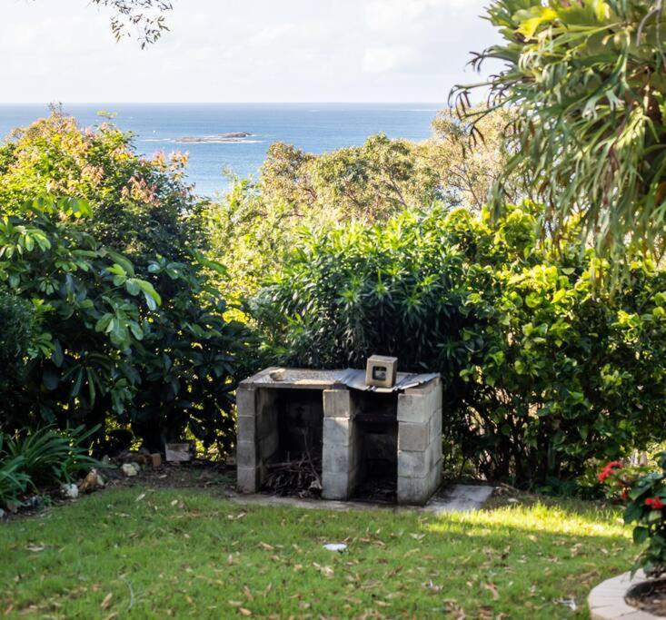 ARCADIA -Straddie original 3 bedroom house with ocean views