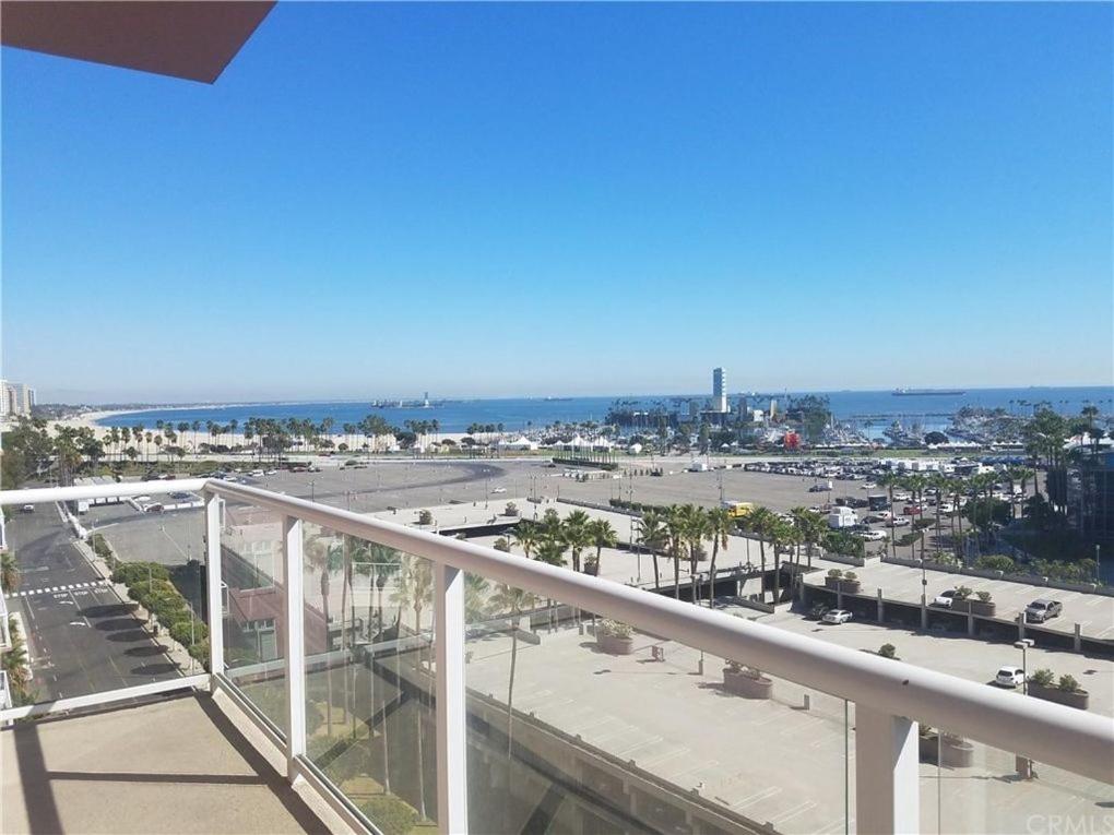 2 Bed Ocean View Balconys Corner Unit LB Convention Center view 5