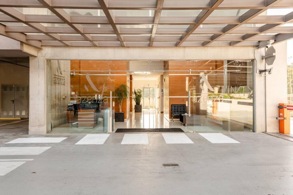 New & Modern APT - 100 MBPS 15 min from airport