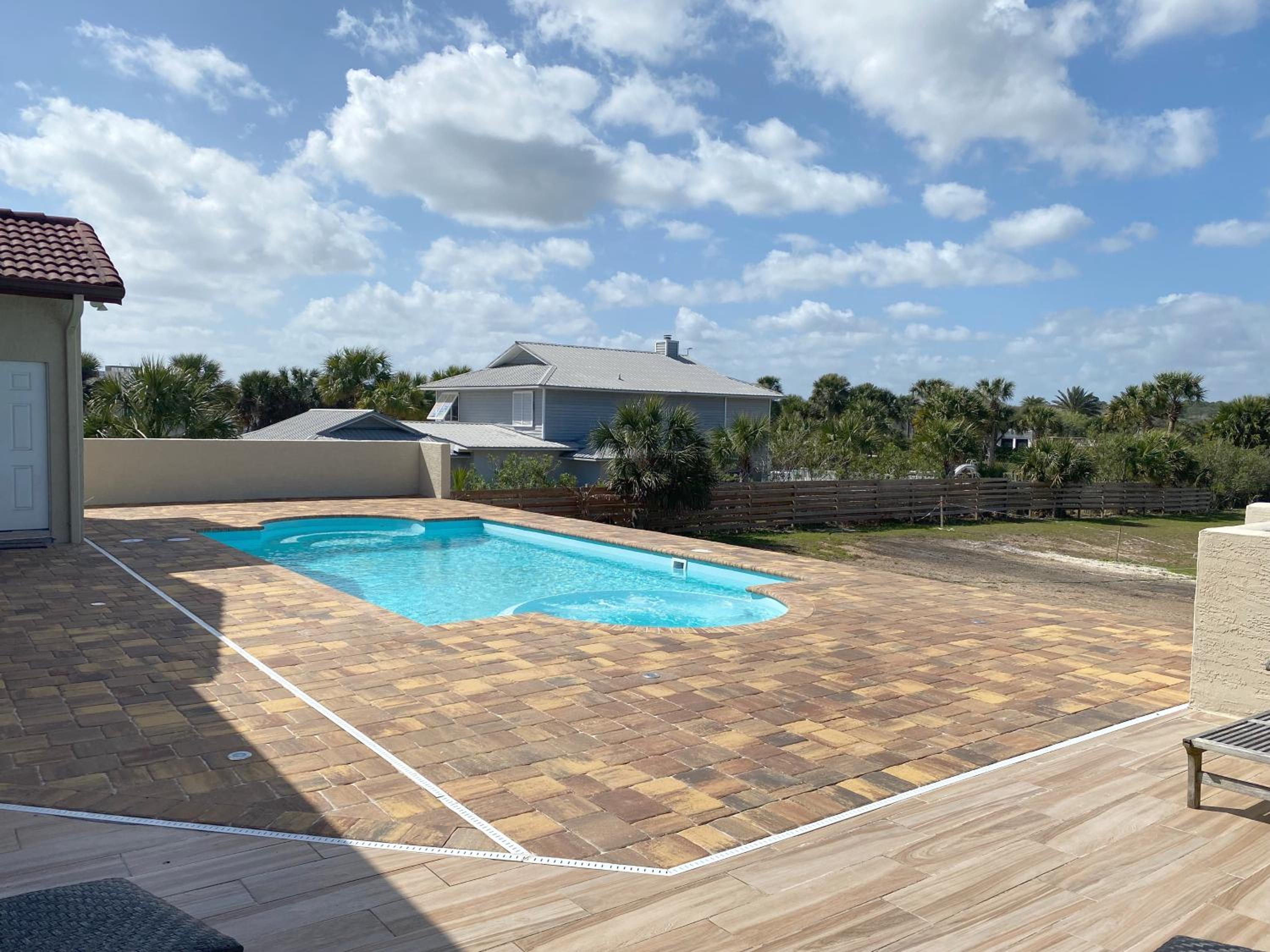 Castle, pvt pool, hot tub, beach, mini-golf, dock, fishing, ping pong view 4