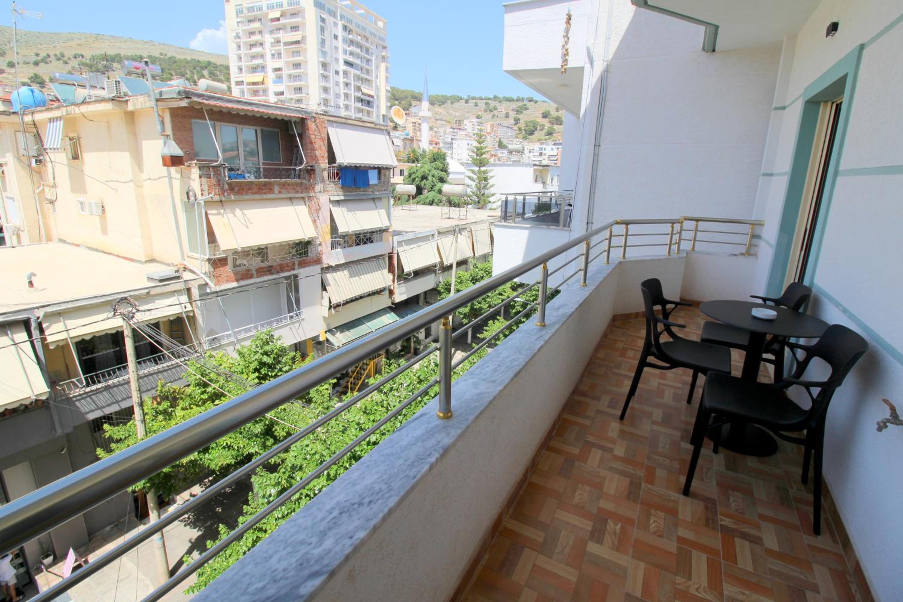 Doka Center Apartments