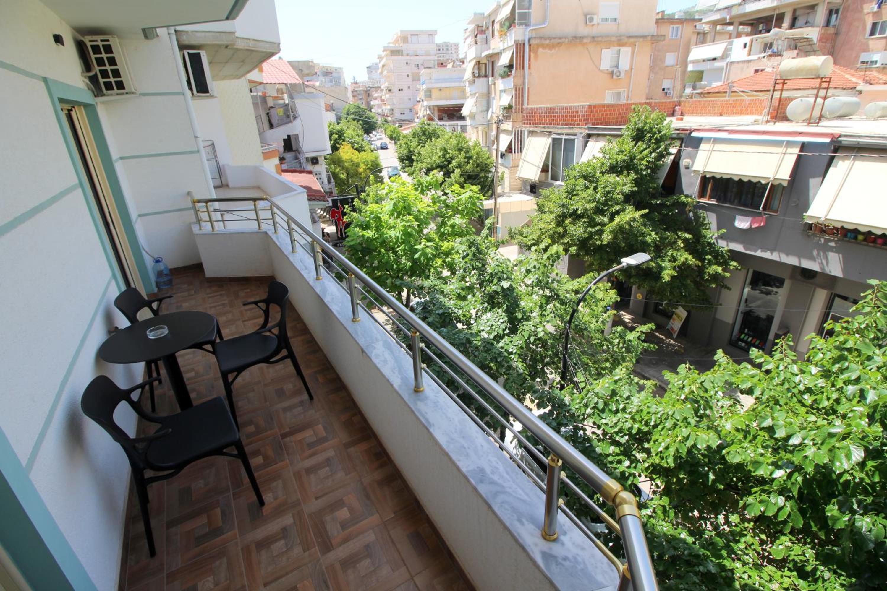 Doka Center Apartments