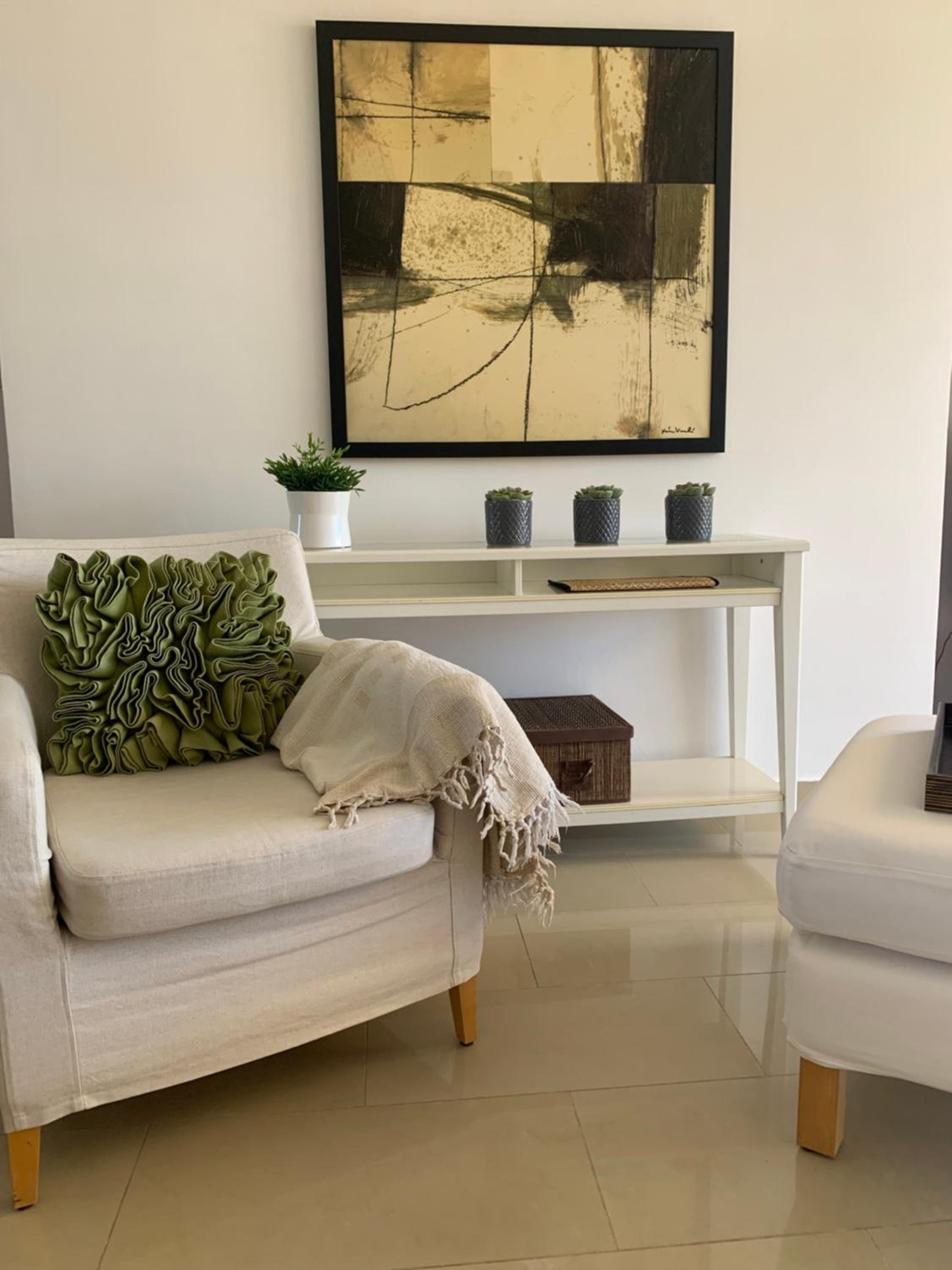 Modern and stylish apartment in Vanessa complex view 4