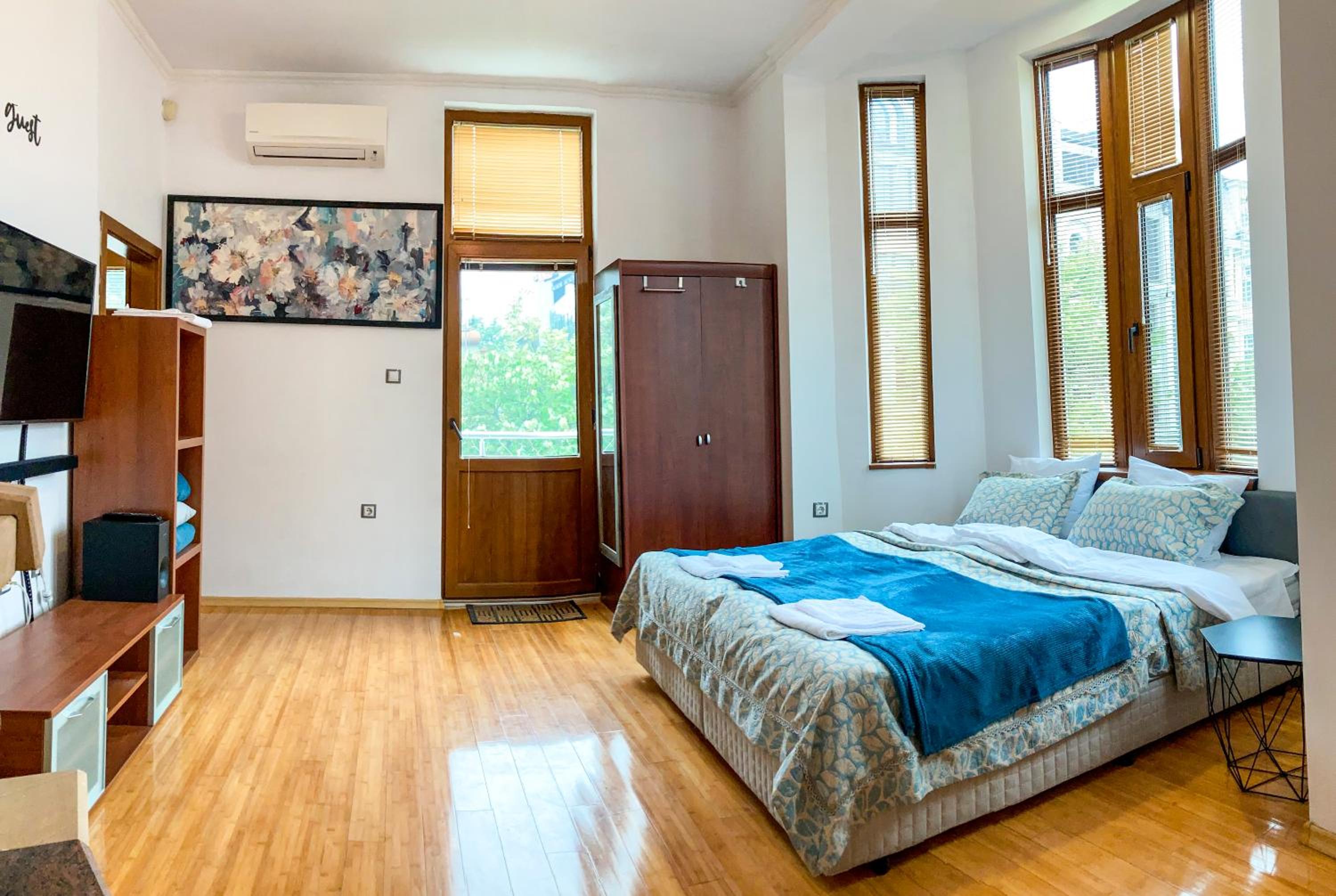 Two Bedroom Apartment - Alexandrovska - Top Location - Central Bus, Train and Marine Stations, next to Sea Garden and Beach
