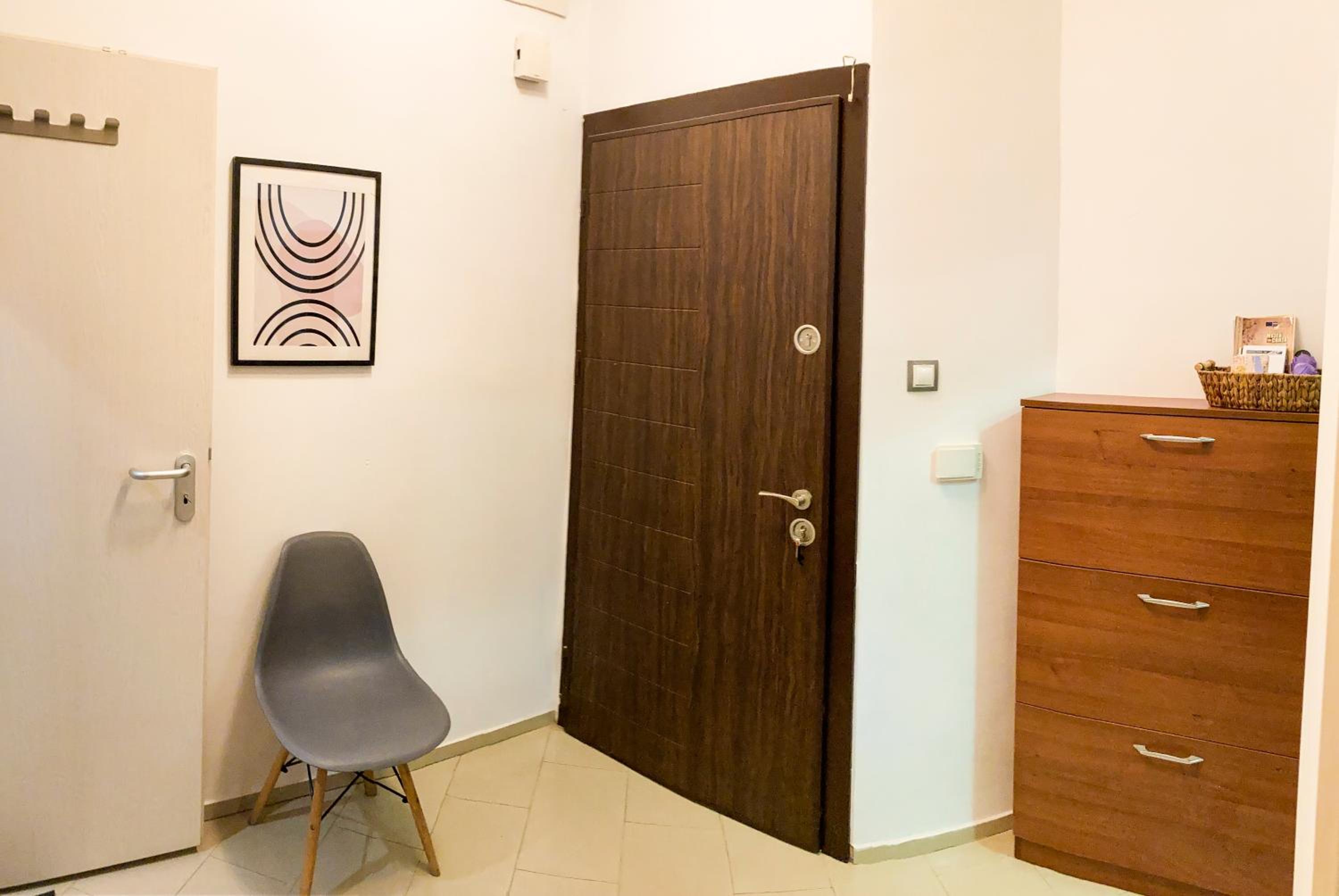 Two Bedroom Apartment - Alexandrovska - Top Location - Central Bus, Train and Marine Stations, next to Sea Garden and Beach