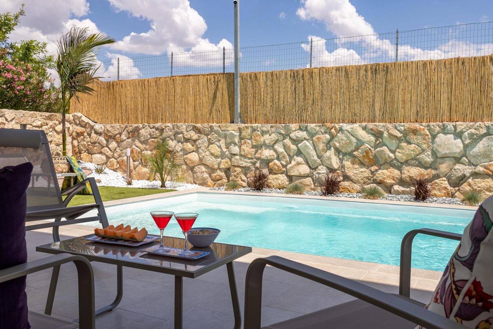 Villa Shamsi - heated pool and beach at 70mt view 2