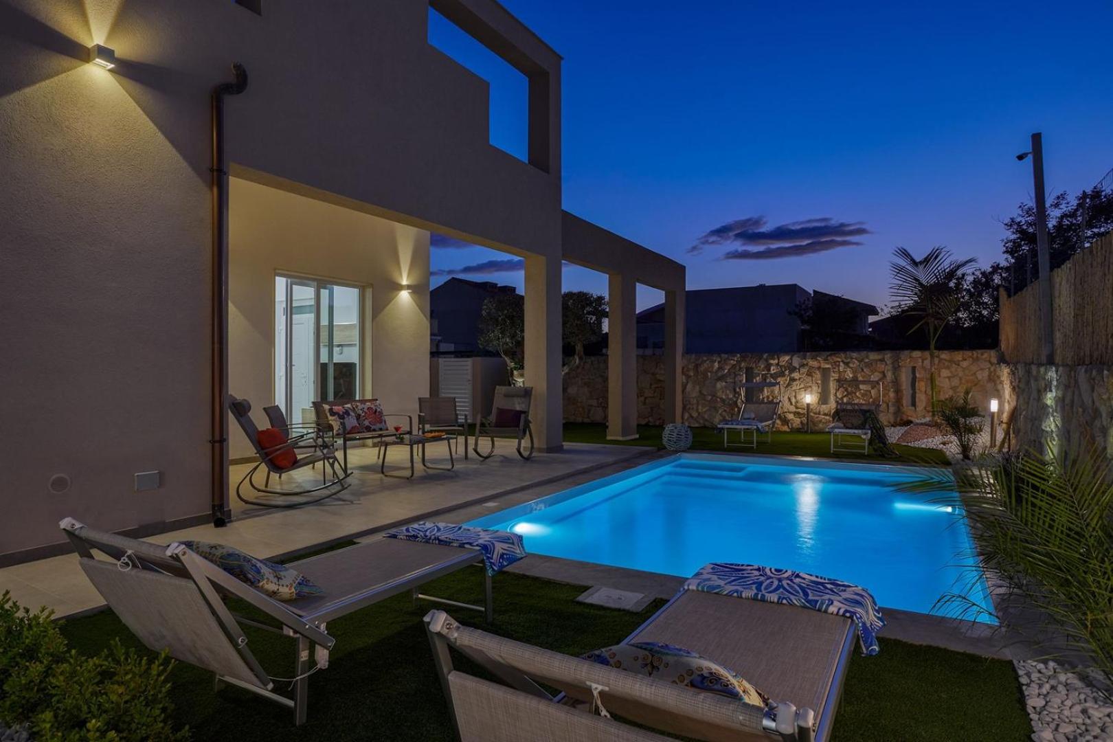 Villa Shamsi - heated pool and beach at 70mt view 3
