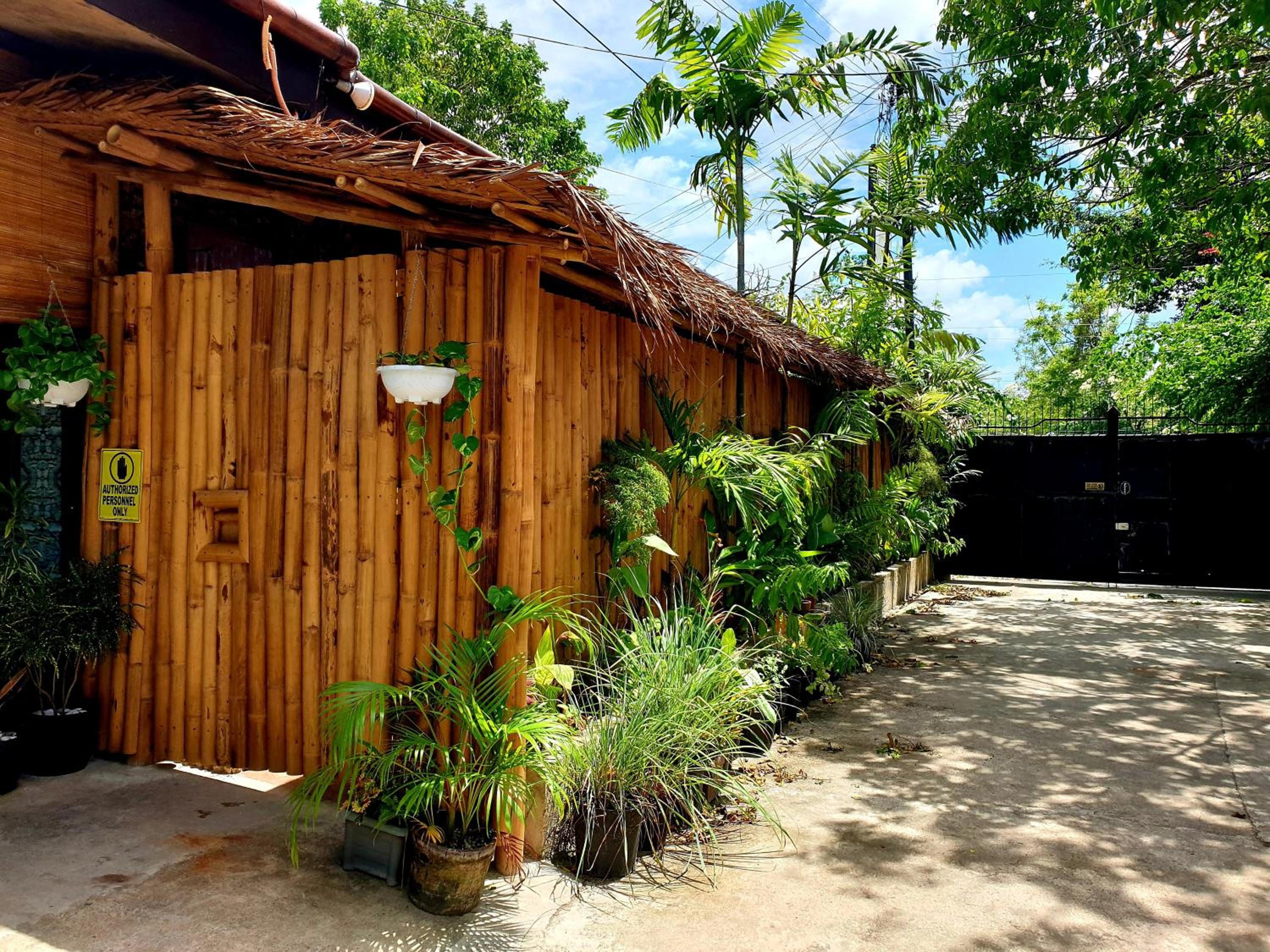 MJs Garden Hotel Moalboal powered by Cocotel