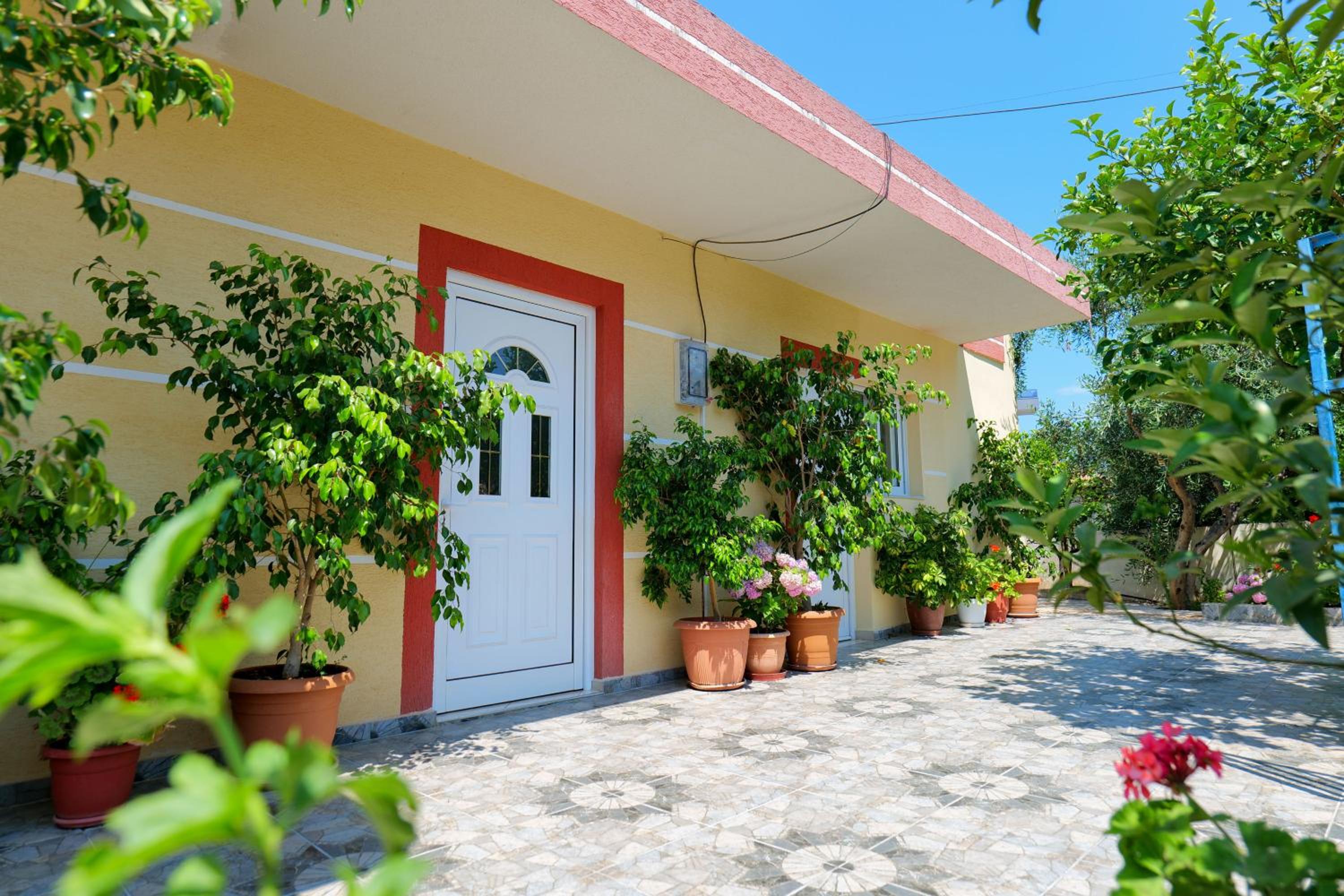 Ilias House