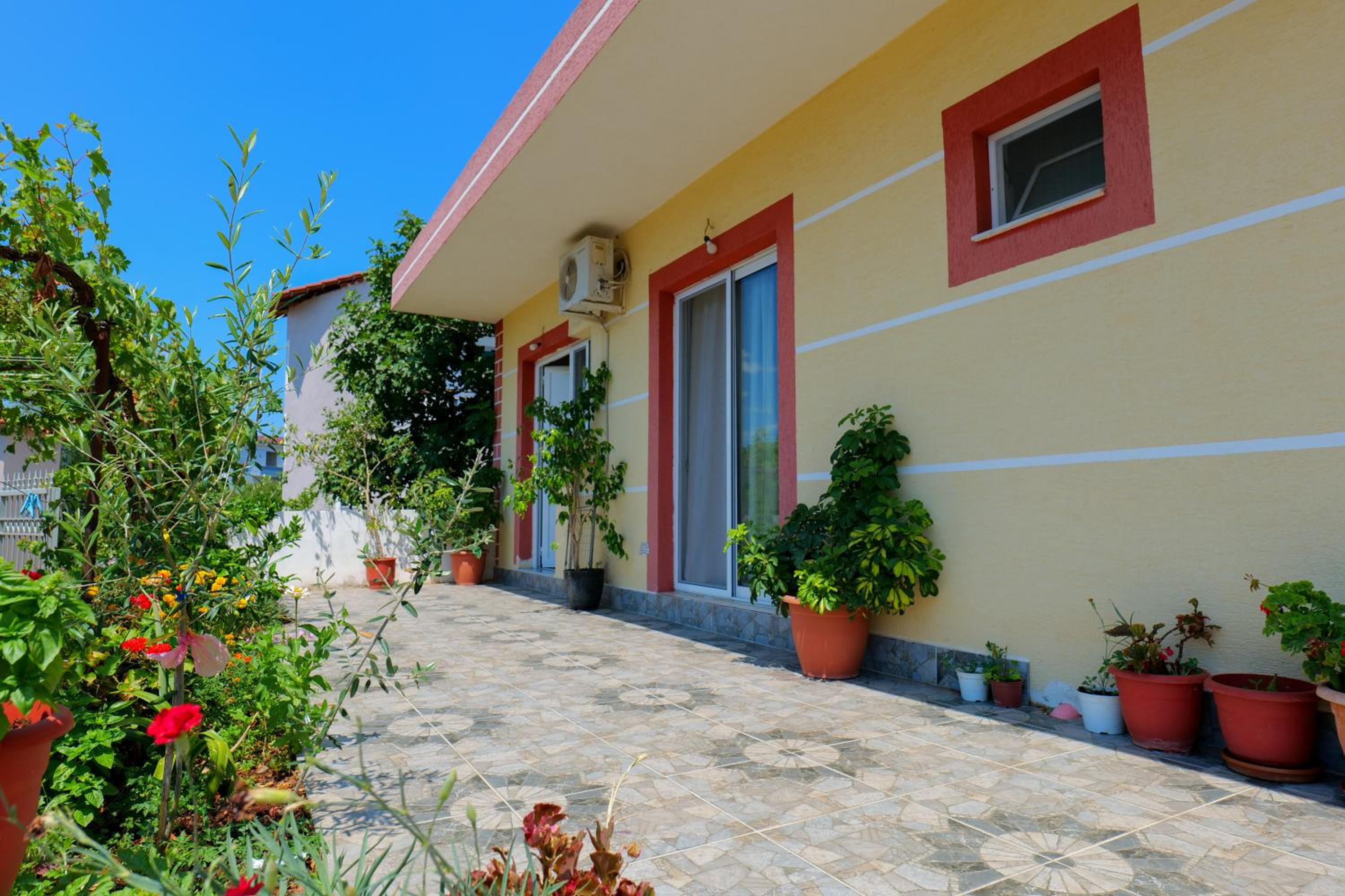 Ilias House