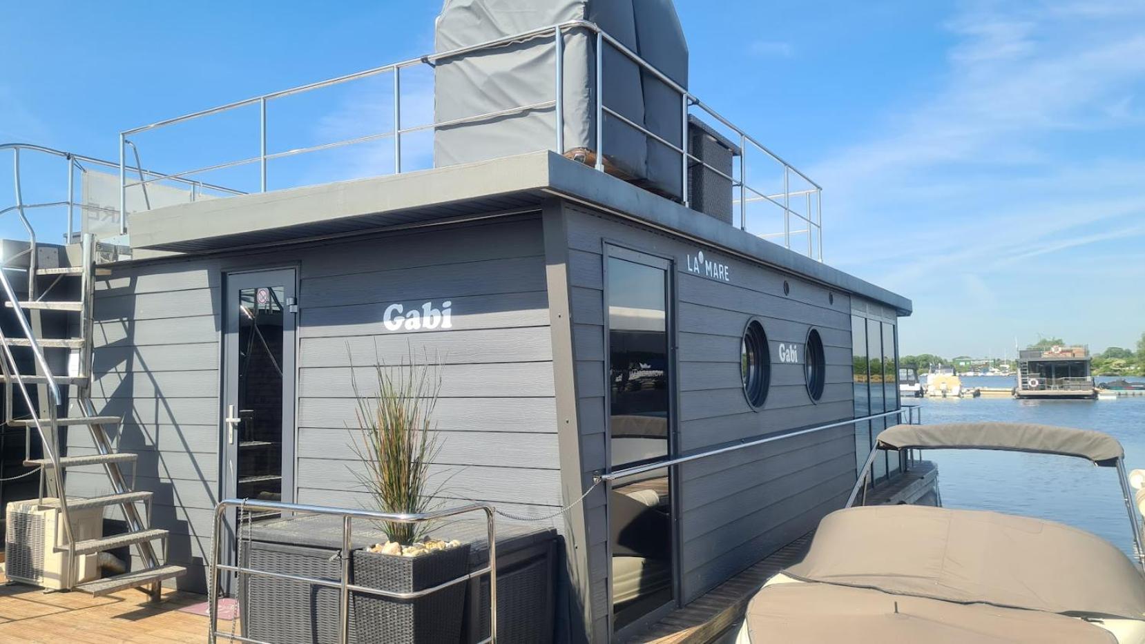 Hausboot La Mare Gabi view 2