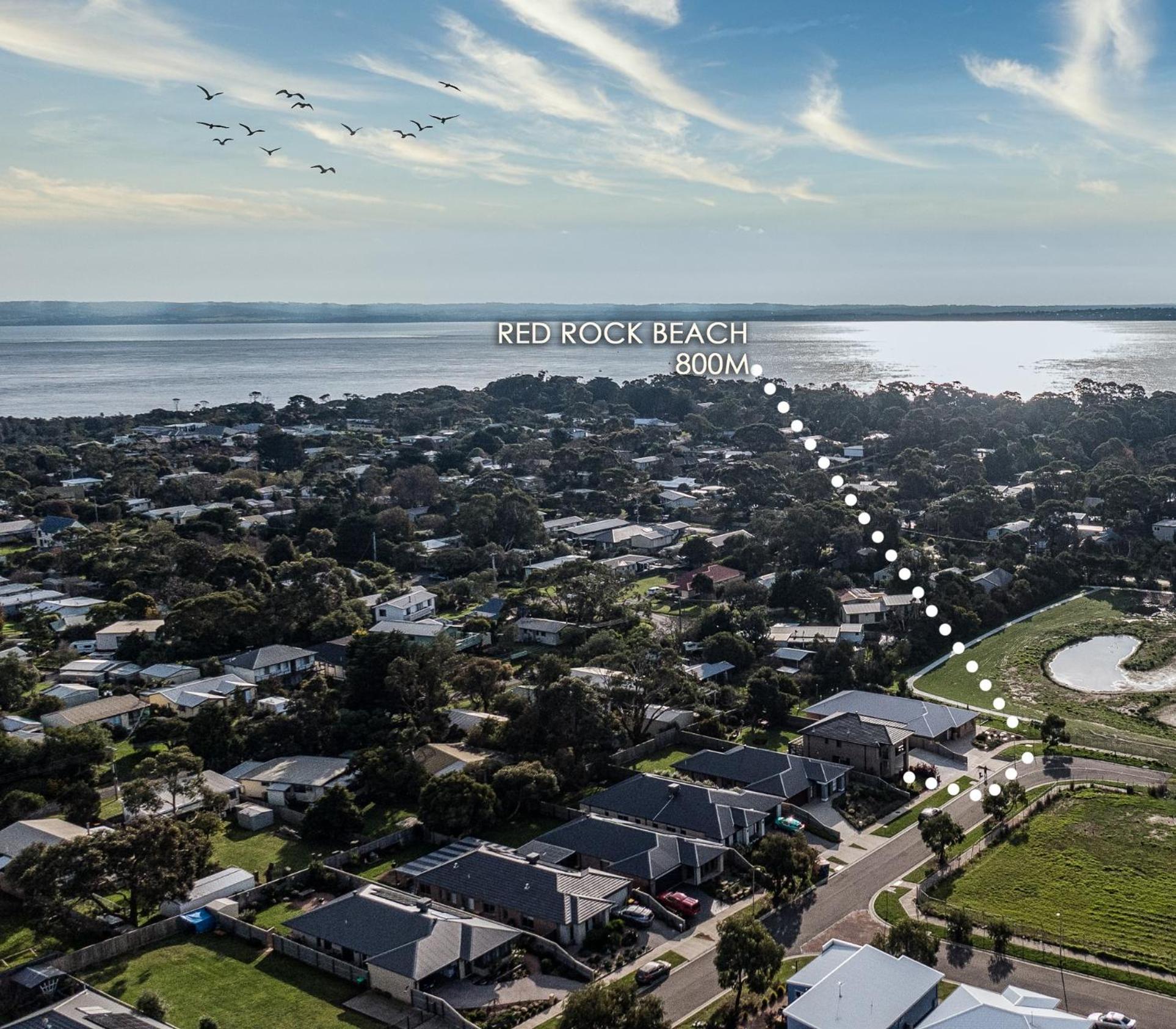 Cowes Vacations - Seabreeze Haven -Wifi, Netflix, pet friendly beach house - Property Image 3