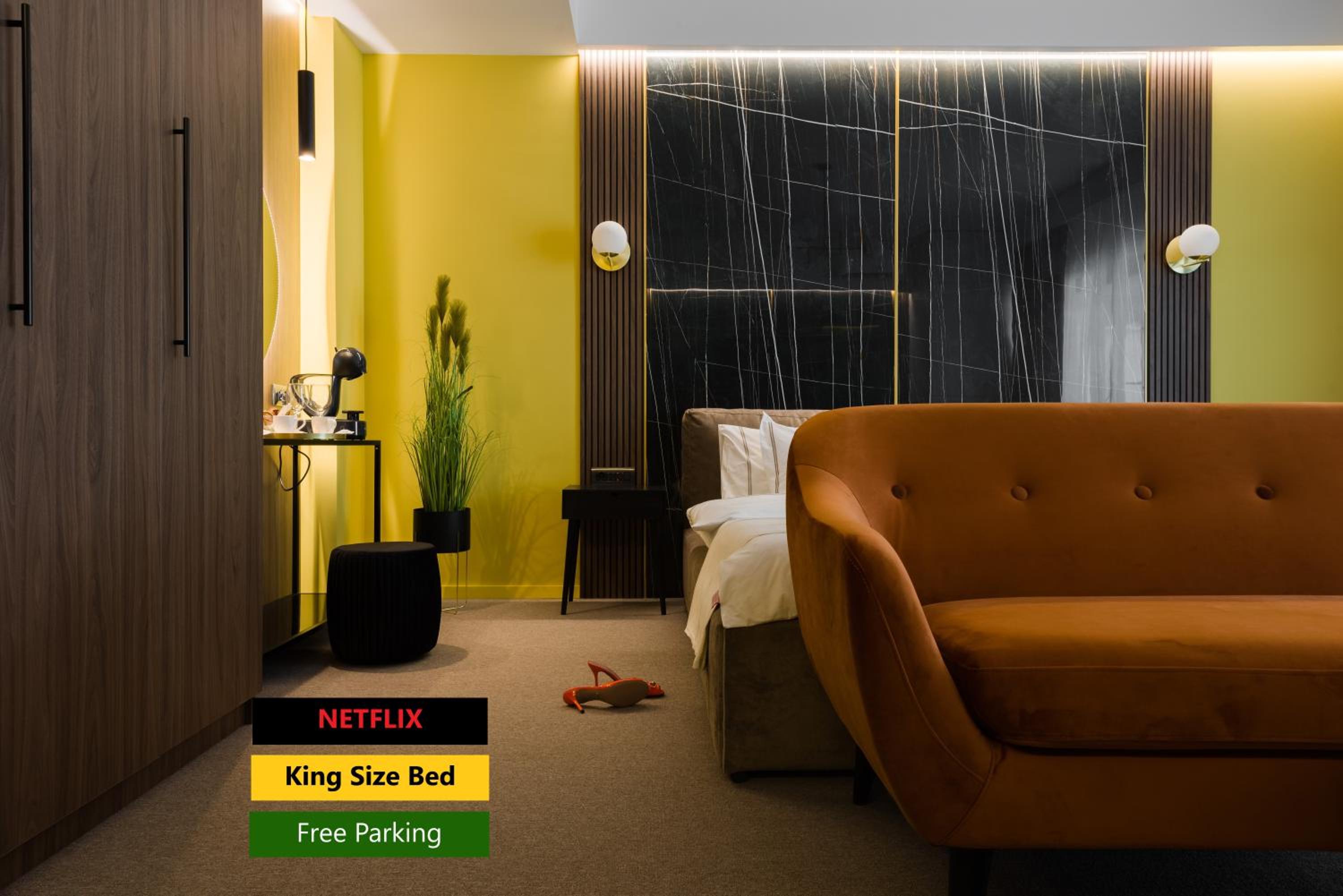 Luxury Sahara Noir Mamaia Nord view 2