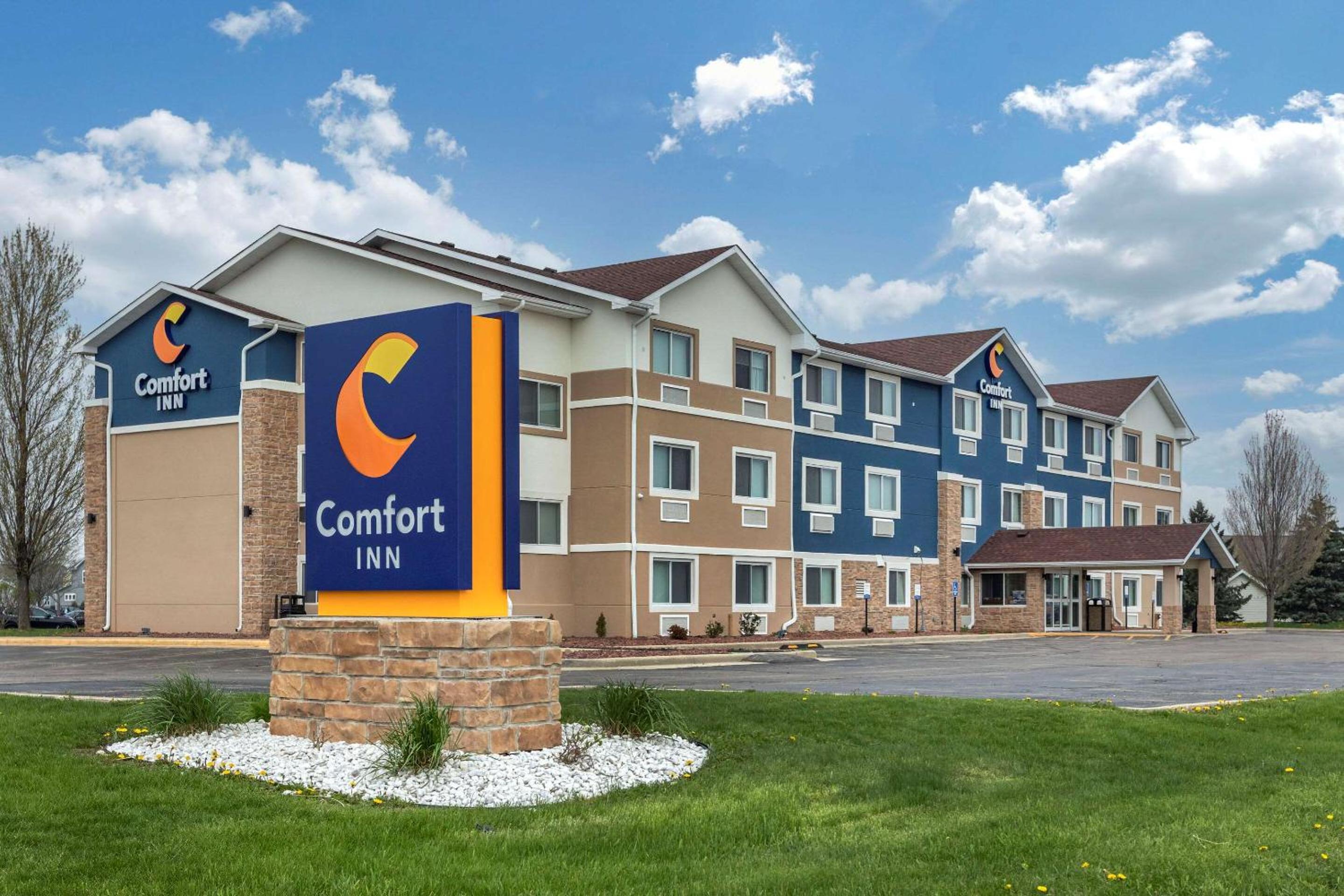 Milwaukee Vacations - Comfort Inn Mount Pleasant - Racine - Property Image 1