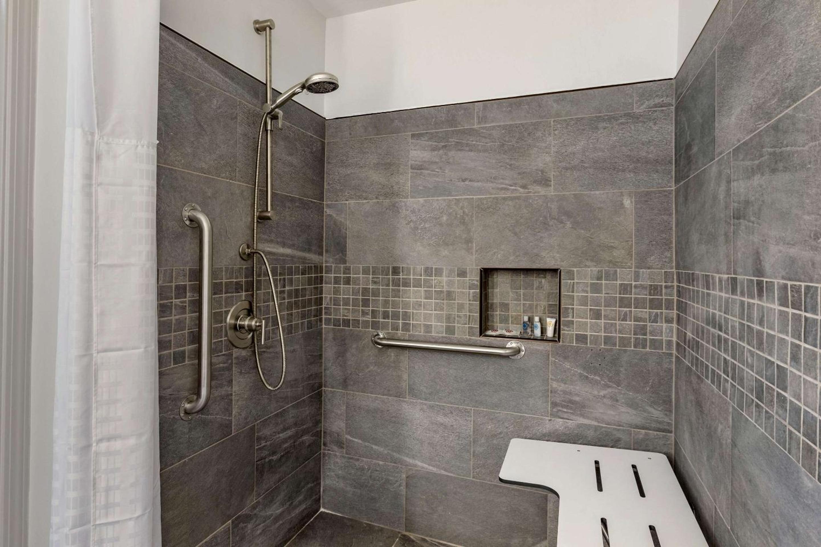 Comfort Inn Mount Pleasant - Racine - Property Image 6