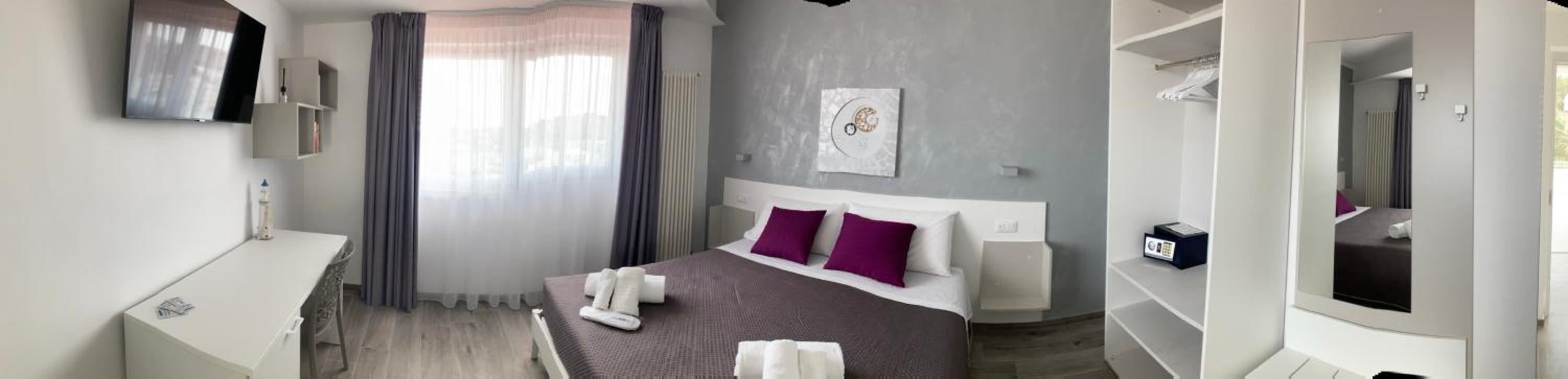 AleVa Rooms en Vieste — hotel room