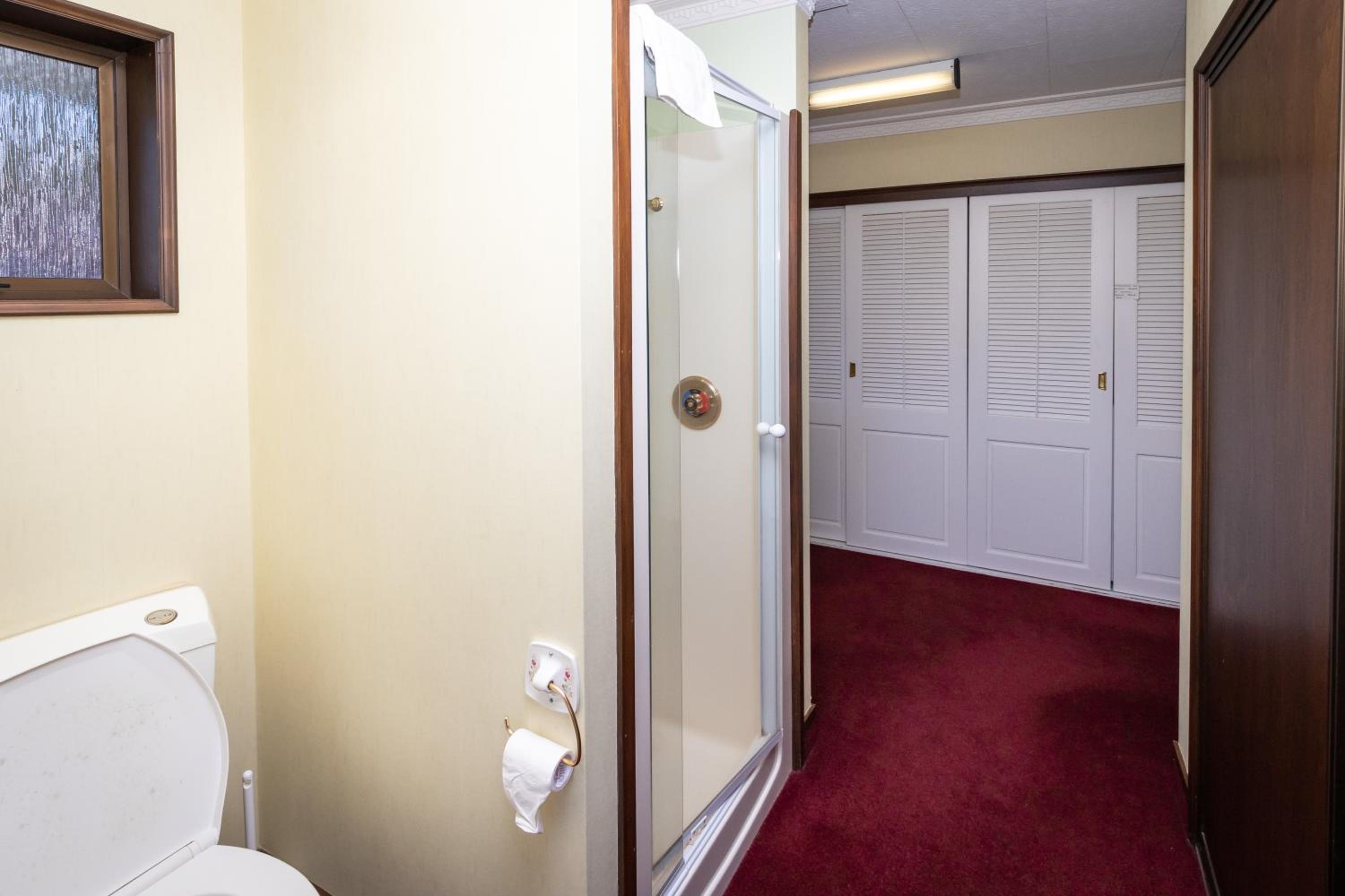 Redcliff House - Te Anau Holiday Home
