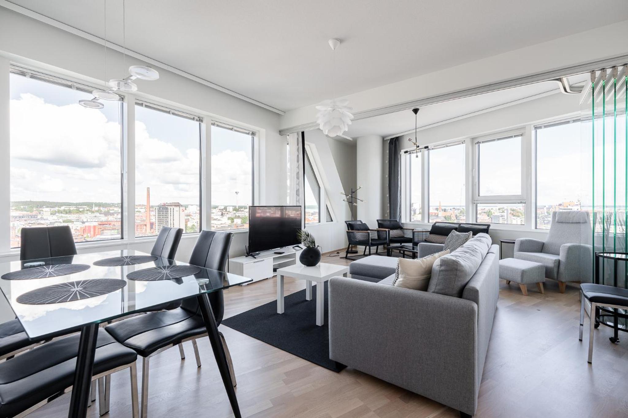 Stunning Views 2BR with Sauna - Nokia Arena