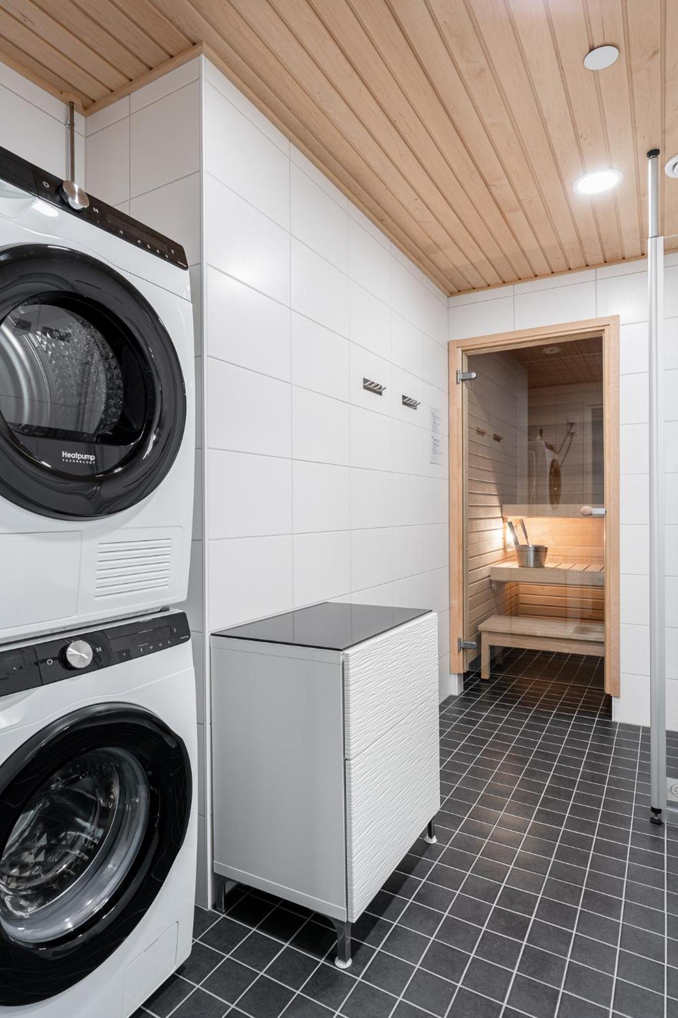 Stunning Views 2BR with Sauna - Nokia Arena